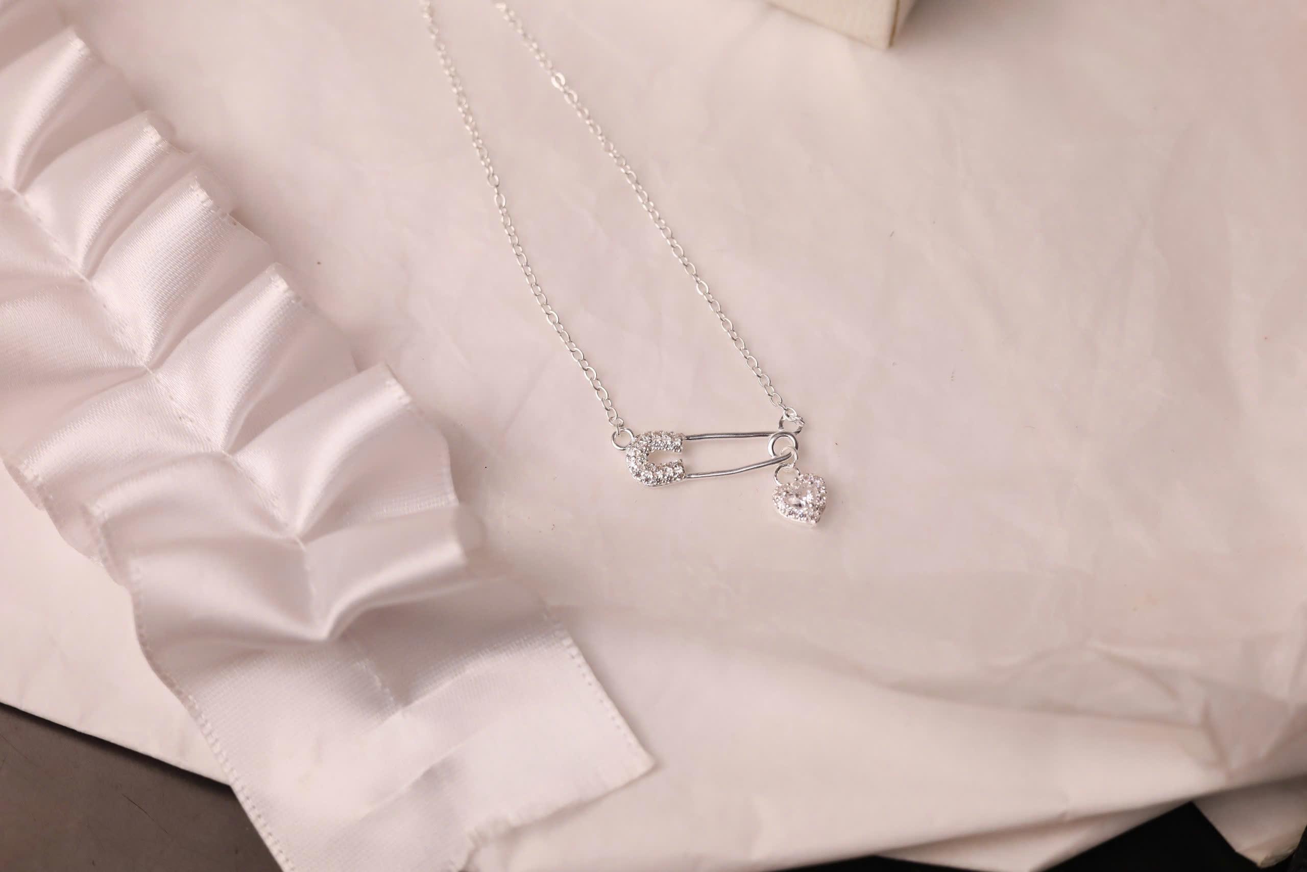 Vòng cổ bạc heart safety pin xi bạch kim_thumbnail_1