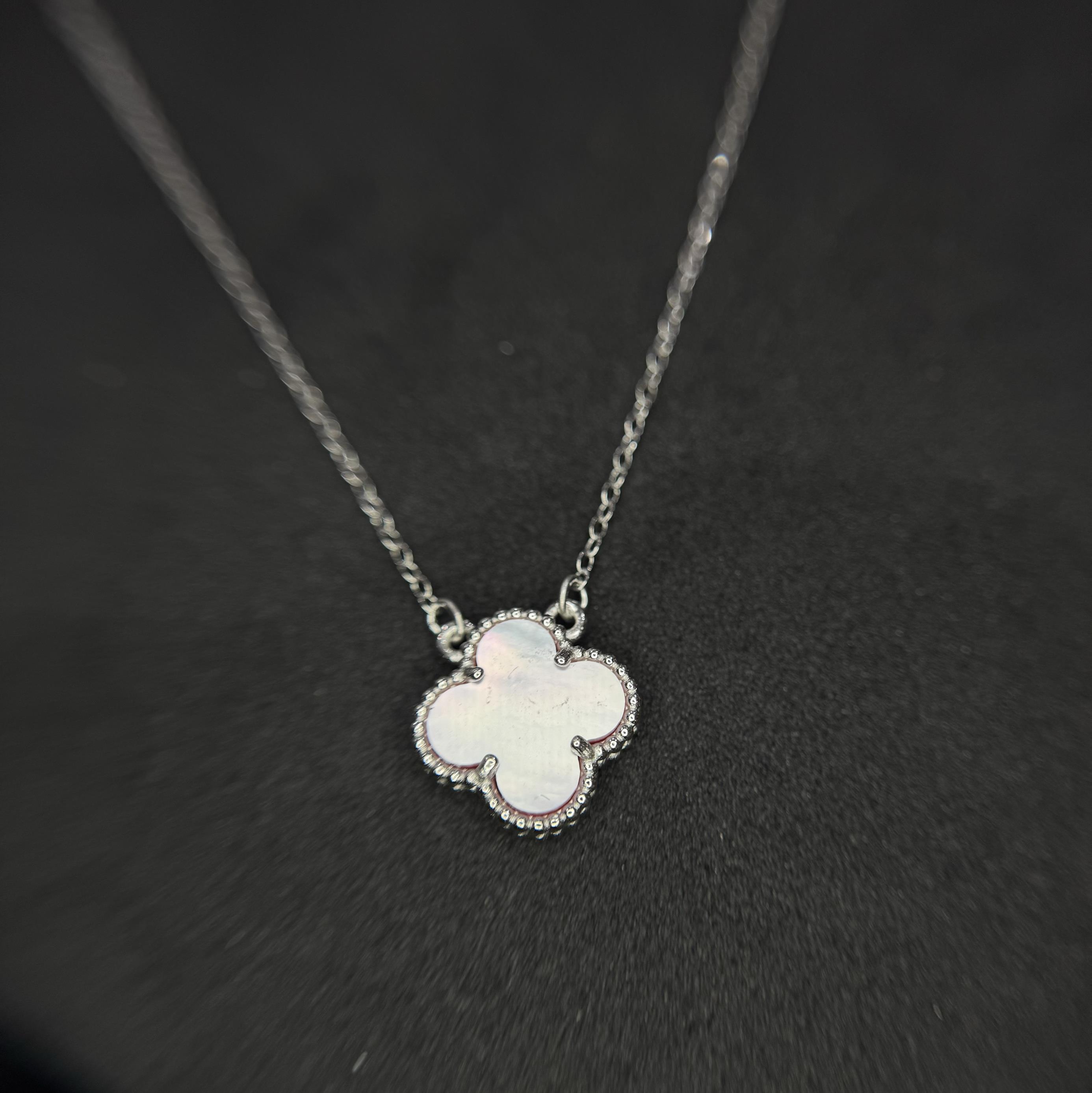 vòng cổ bạc ý 925 mạ vàng trắng charm cỏ bốn lá hồng xà cừ 12mm