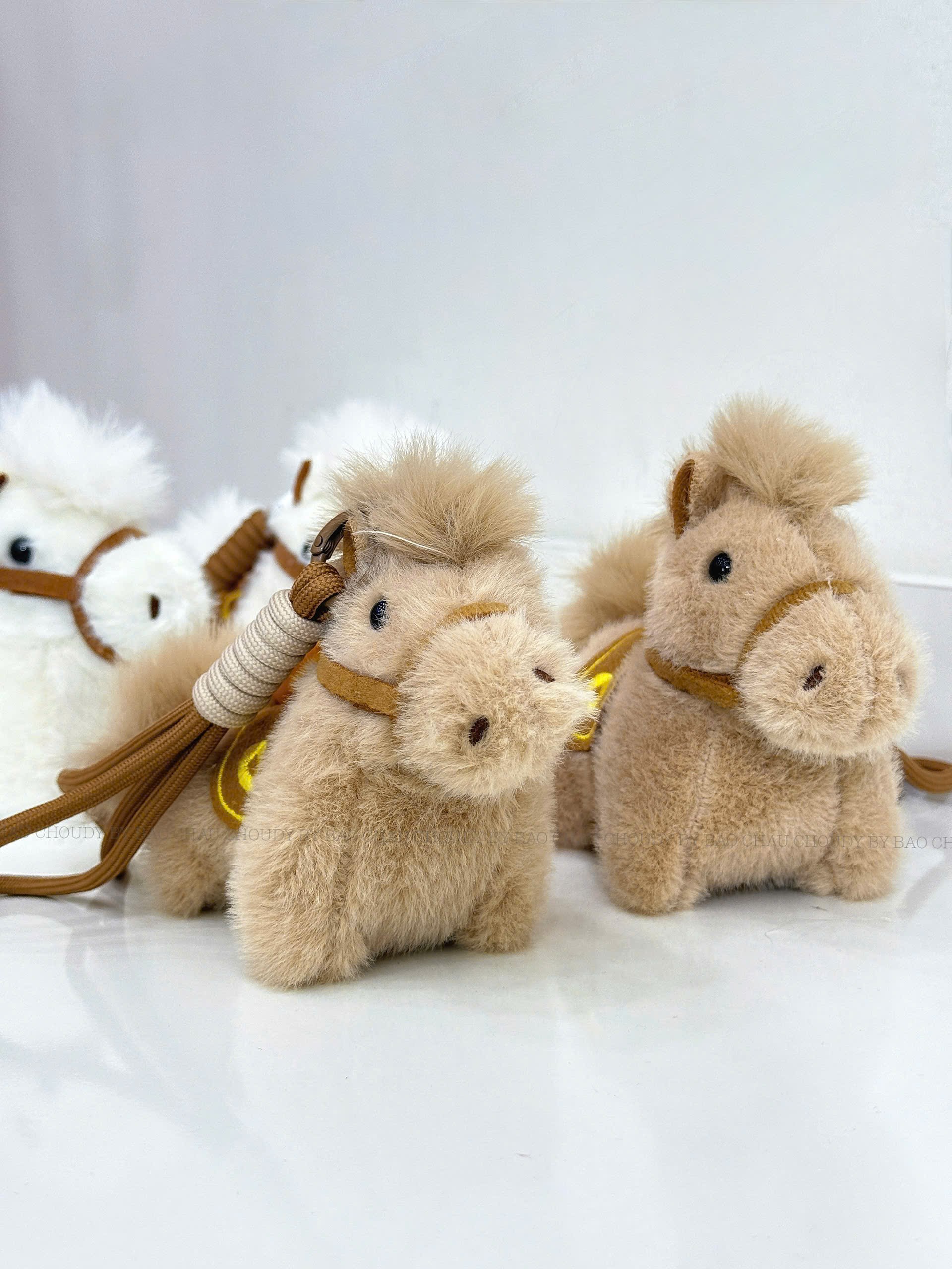 M32 MÓC KHÓA  NGỰA 2 MÀU