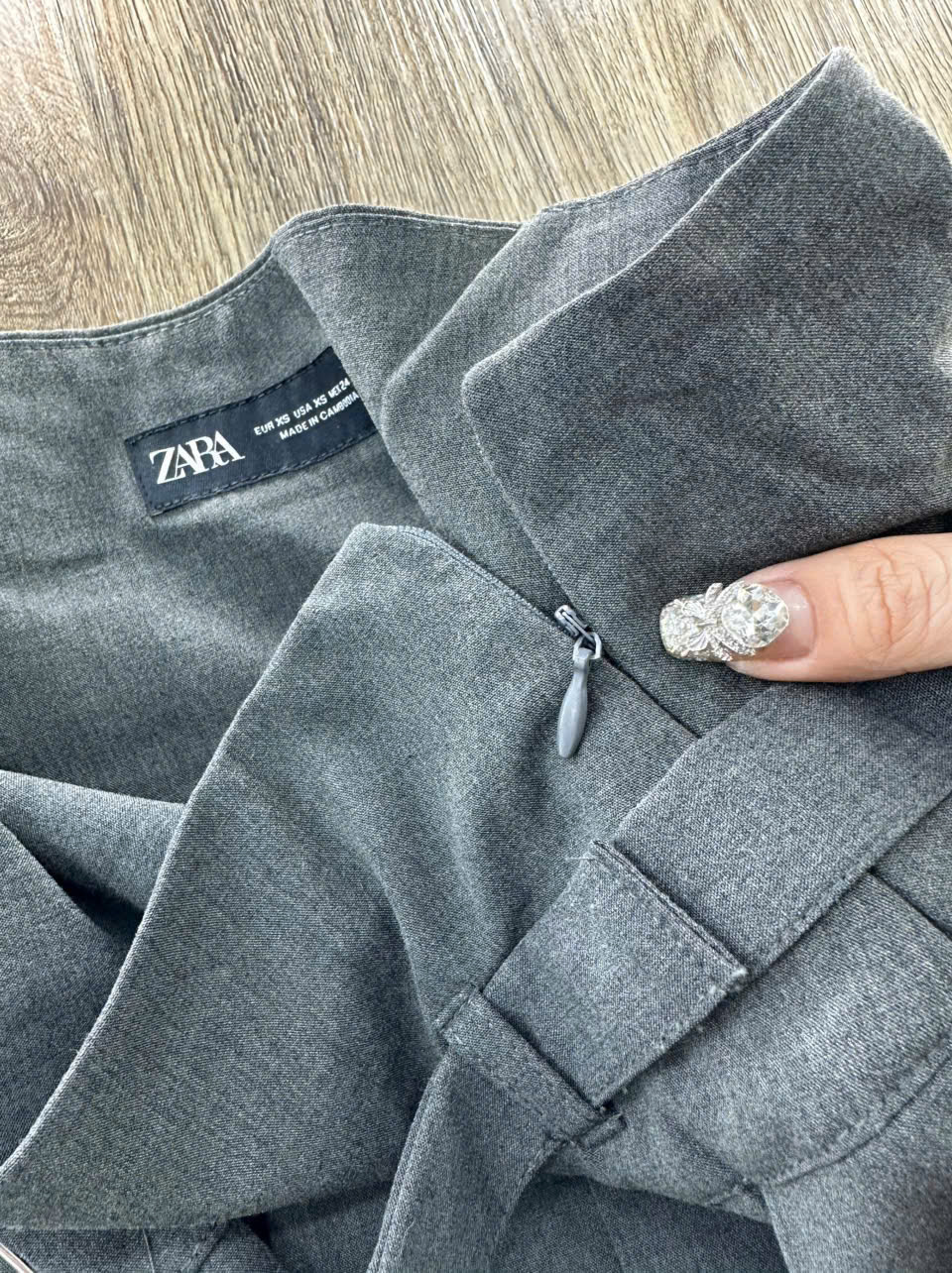 C4 CHÂN VÁY XÁM_thumbnail_8