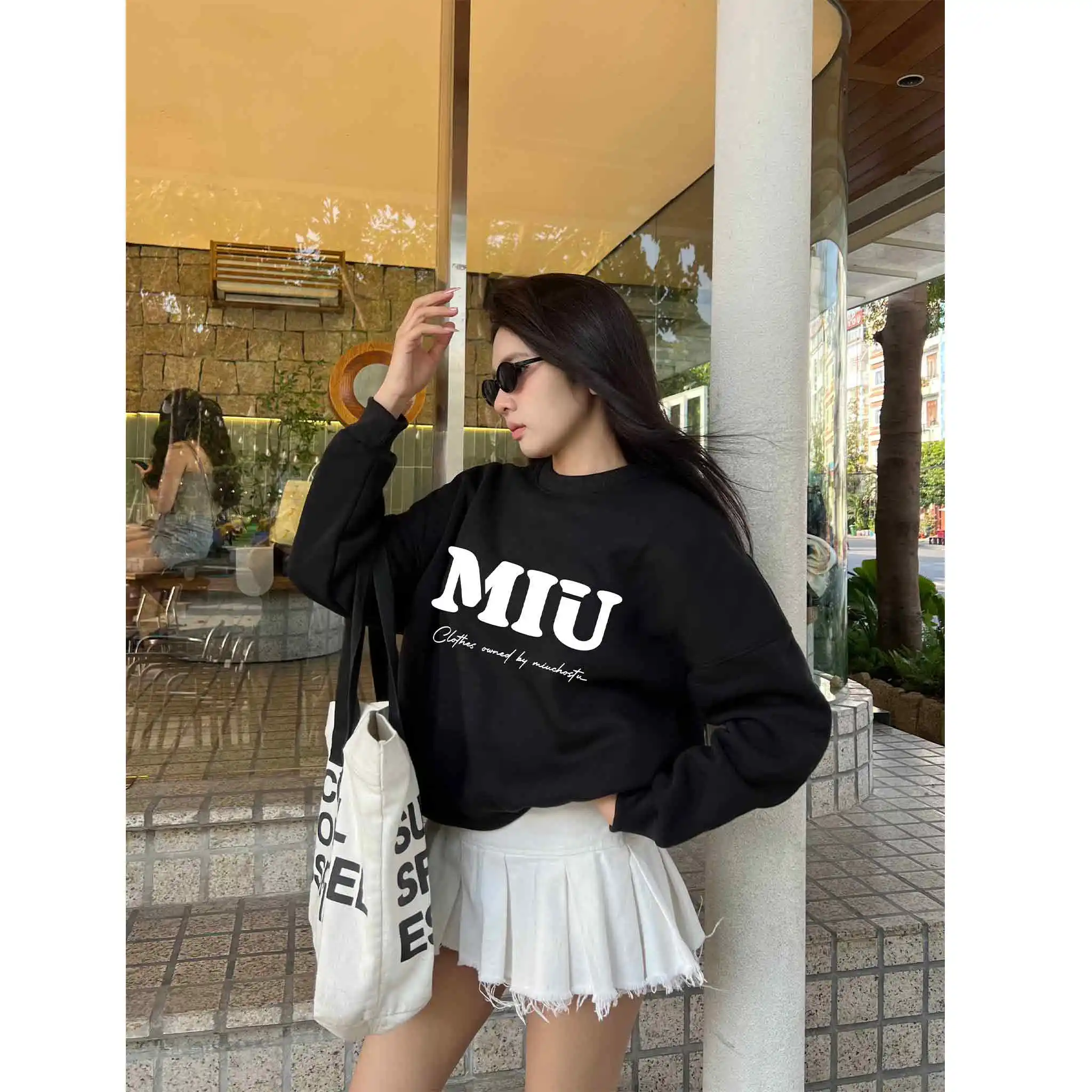 Áo Sweater form boxy Miucho nỉ 2 da dày dặn thoáng mát thoải mái mỗi ngày in chữ MIU basic 2831_thumbnail_6