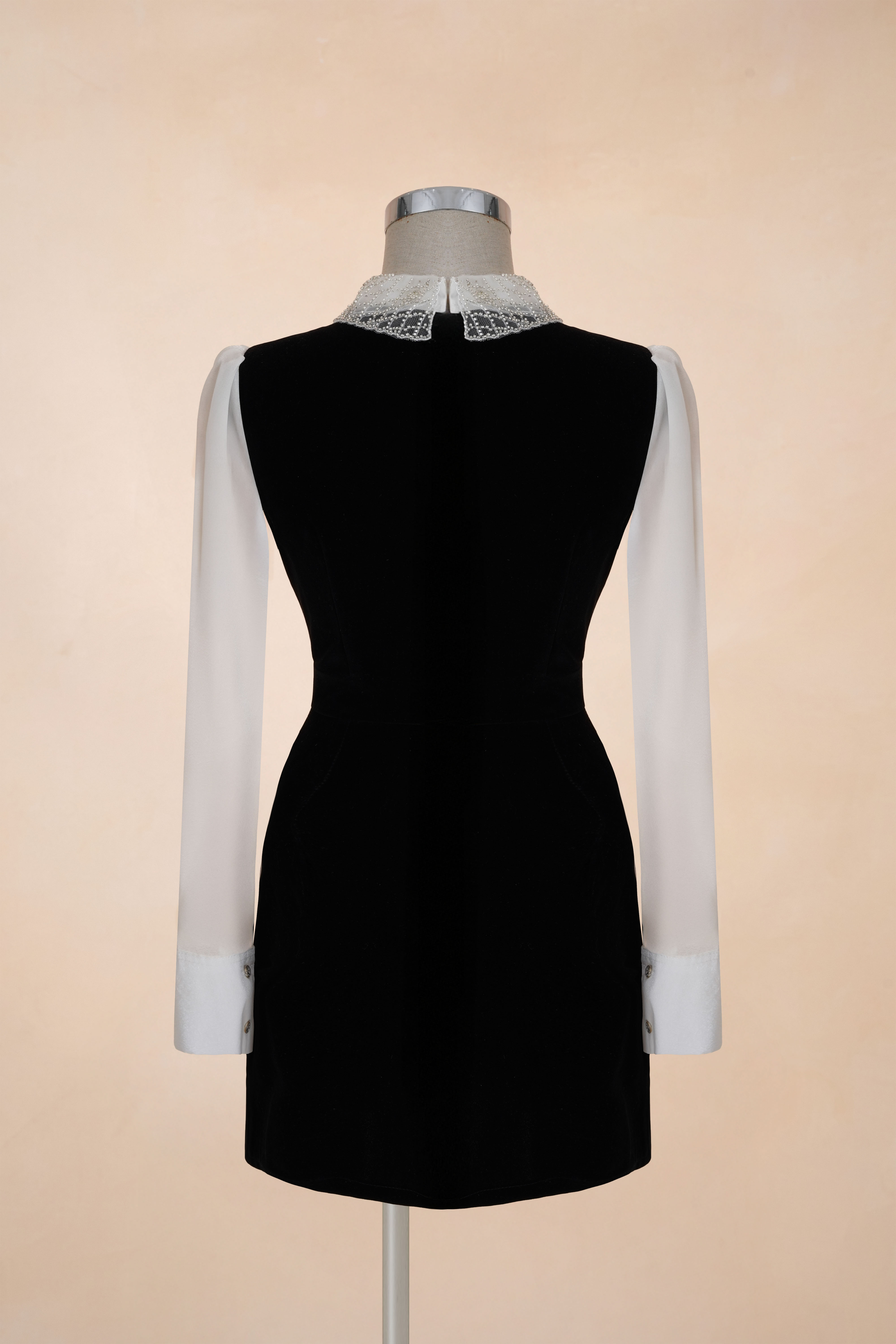 Đầm Chữ A Cổ Sen Đính Cườm Ngắn