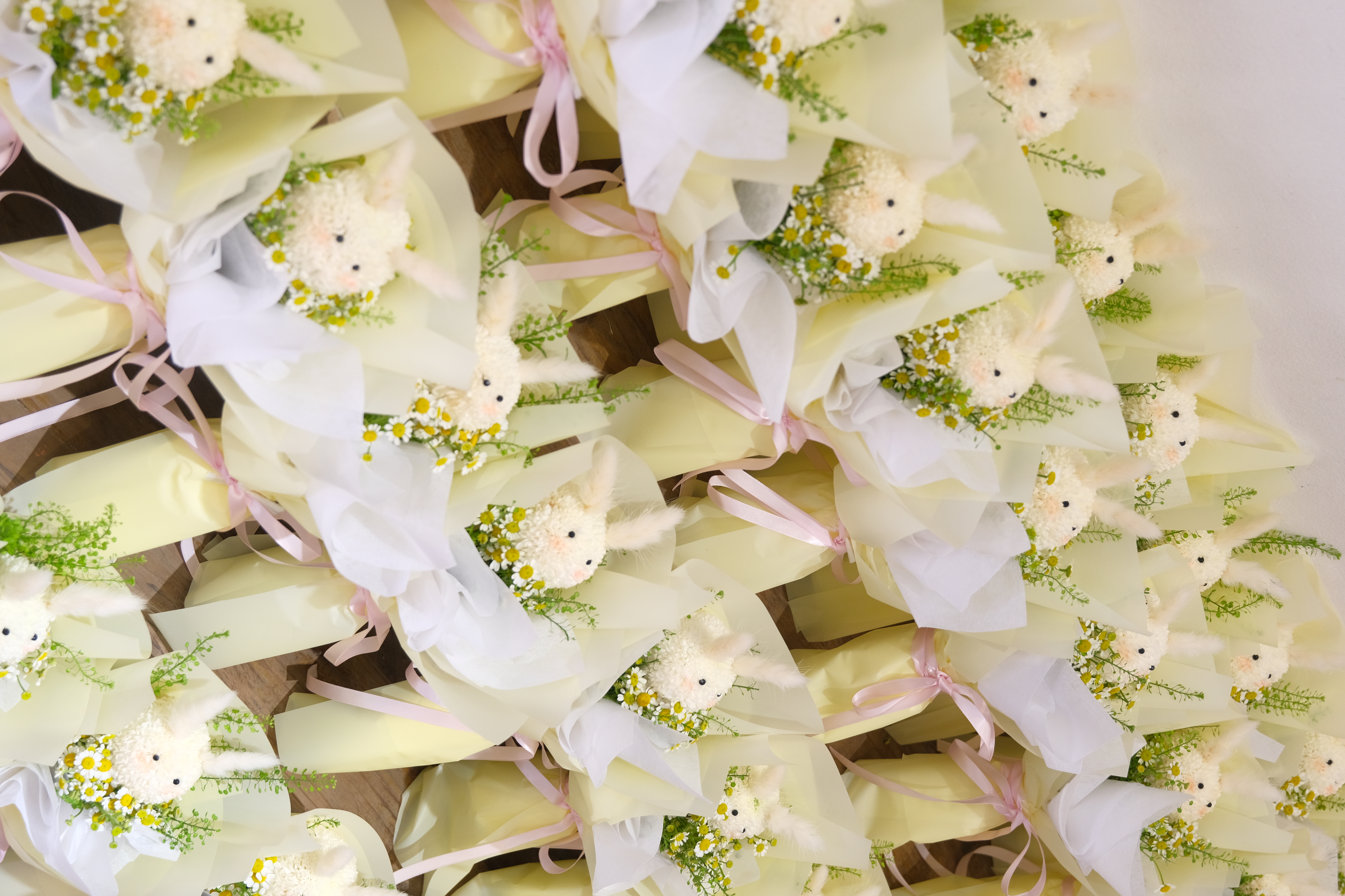 Bó hoa thỏ trắng mix cúc tana mini_thumbnail_2