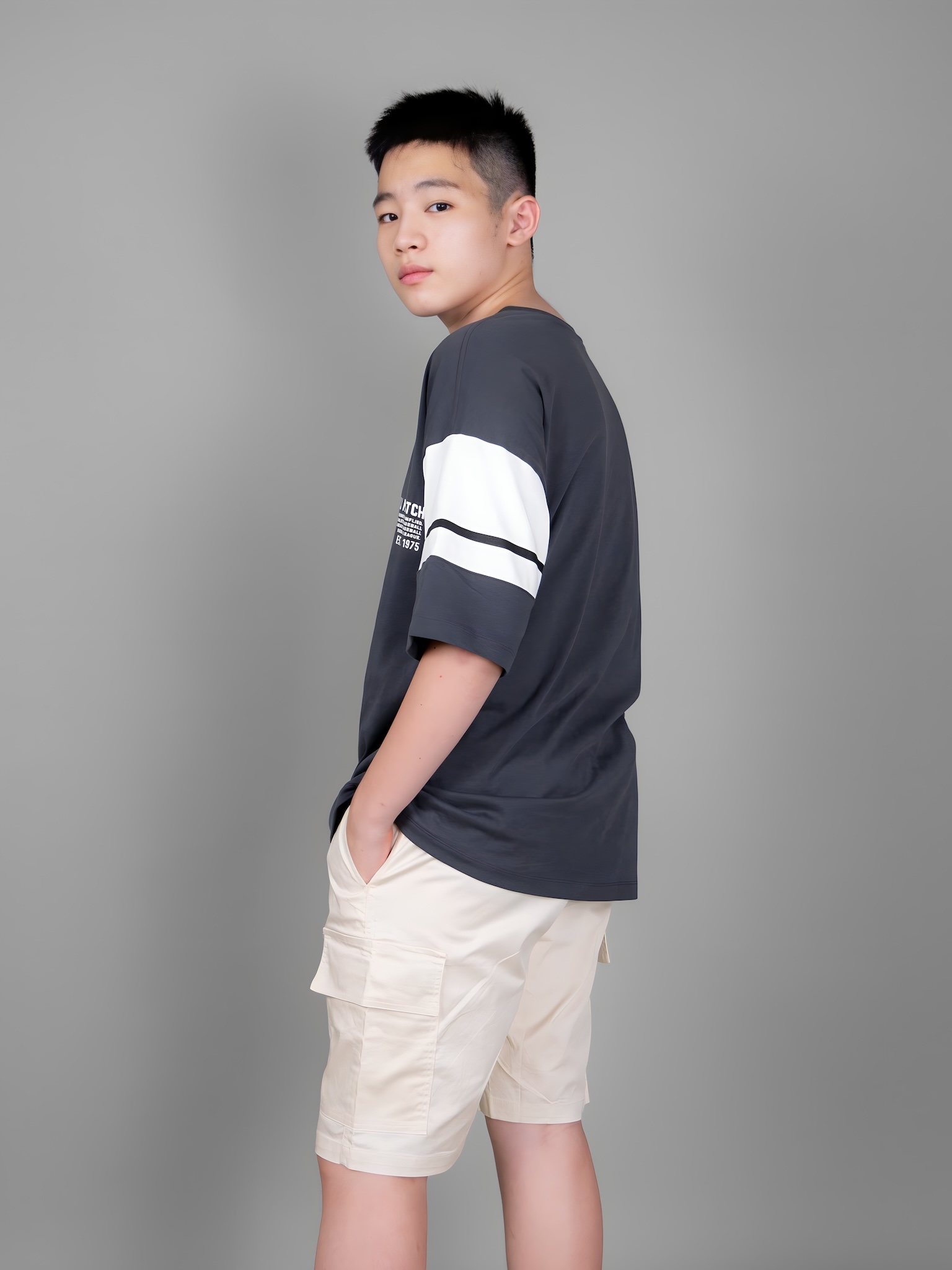 Áo phông dáng rộng ghi chì tay phố trắng_thumbnail_2