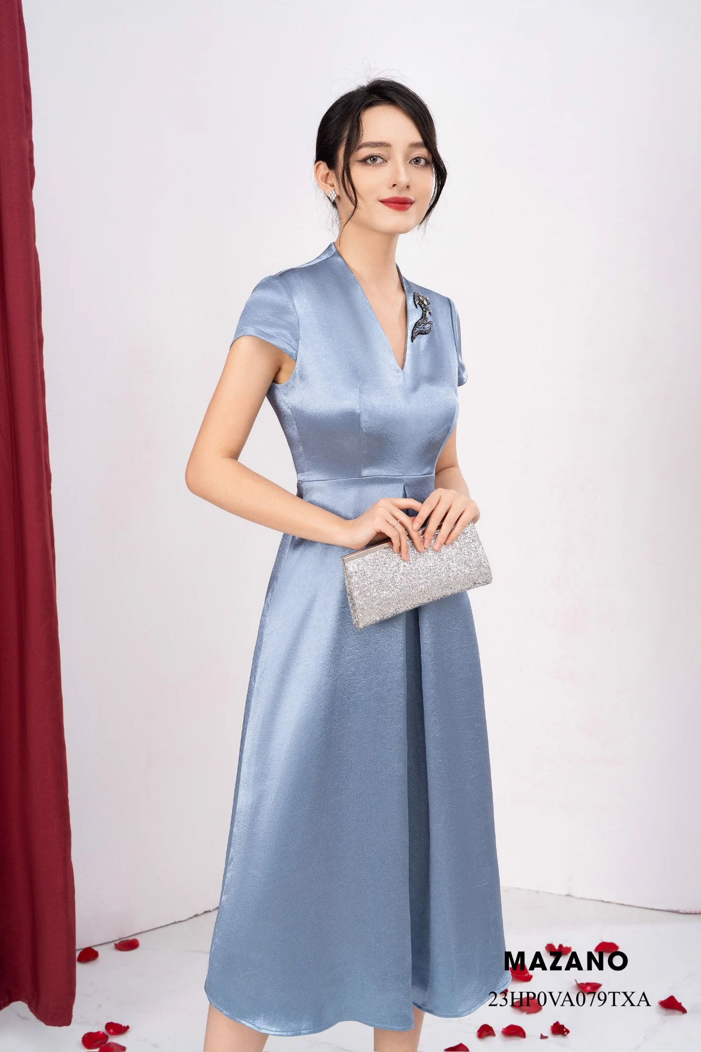 Đầm xanh eo cao đính hoa ngực dự tiệc_thumbnail_2