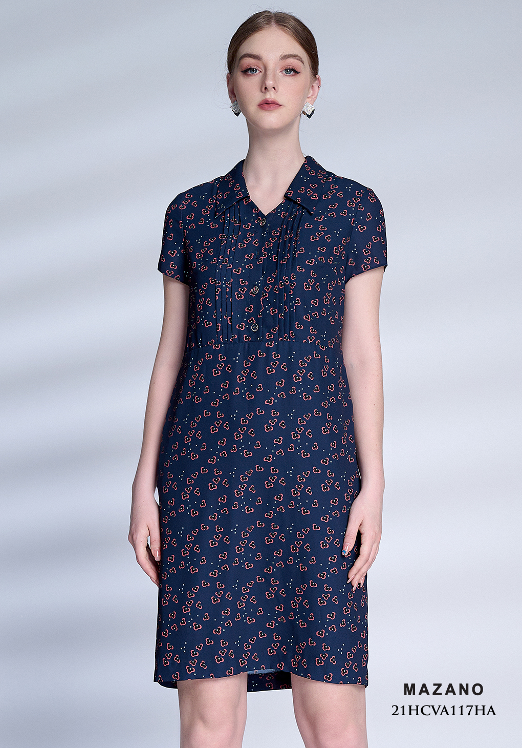 Váy suông xanh than họa tiết hoa nhí cổ đức