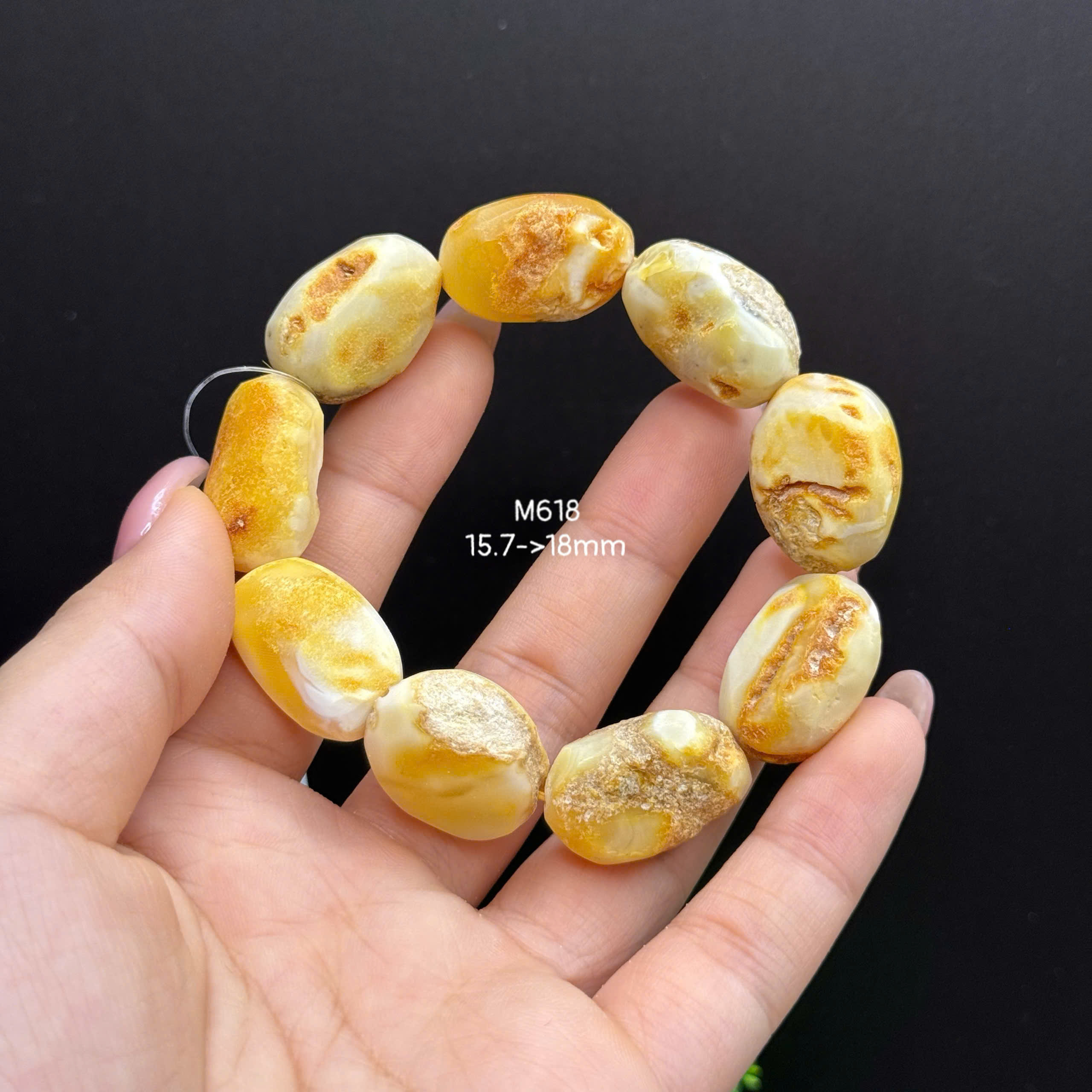 Lắc Tay Hổ Phách Bạch Thô - M618