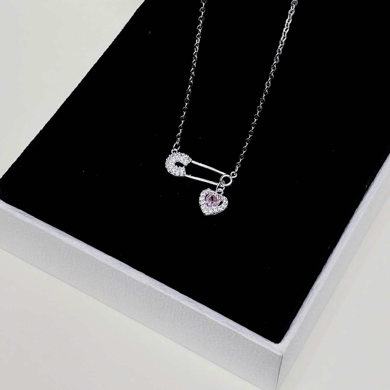 D249 - Dây chuyền Safety pin mix tim đá_thumbnail_3