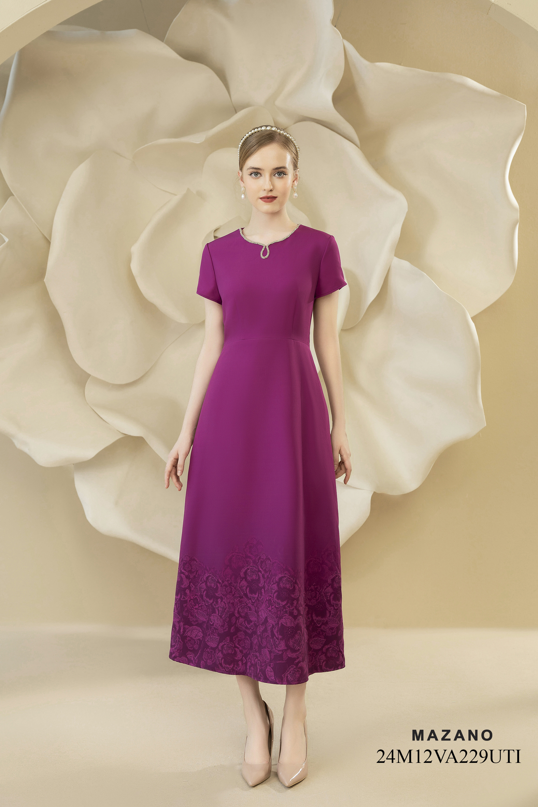 Váy Đầm Ôm Vải thô chun Hoạ tiết hoa cách điệu Cổ tròn Đính đá Dài đến mắt cá chân