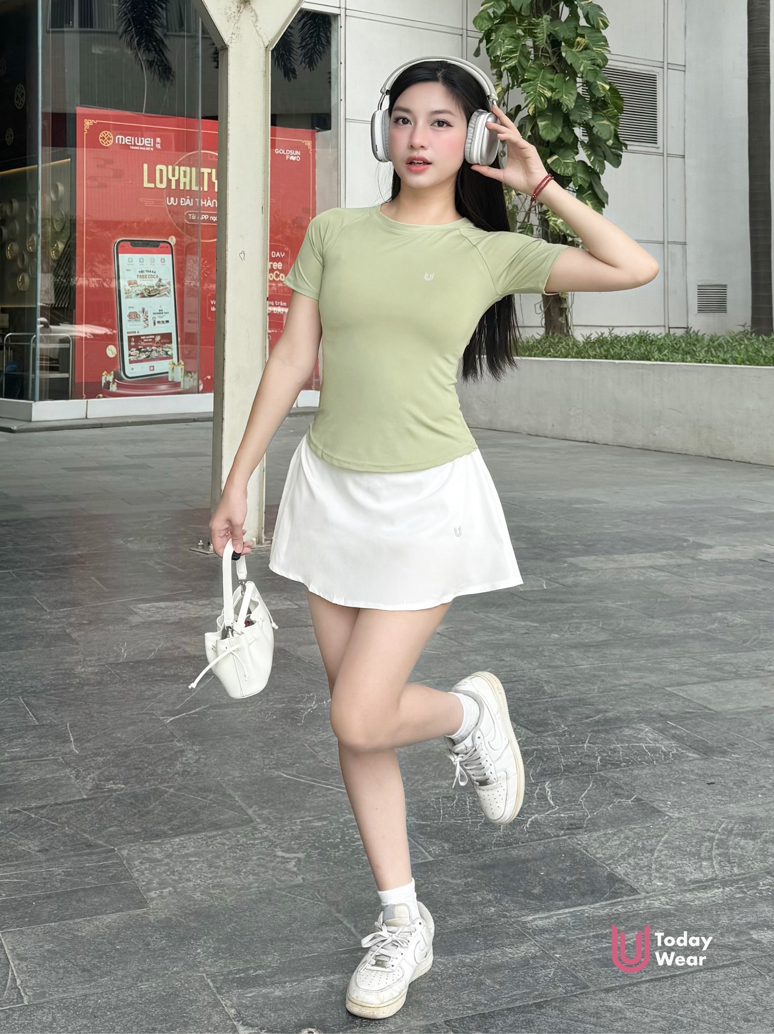 Áo Running Xanh Bơ mix chân váy Lina Trắng_thumbnail_1