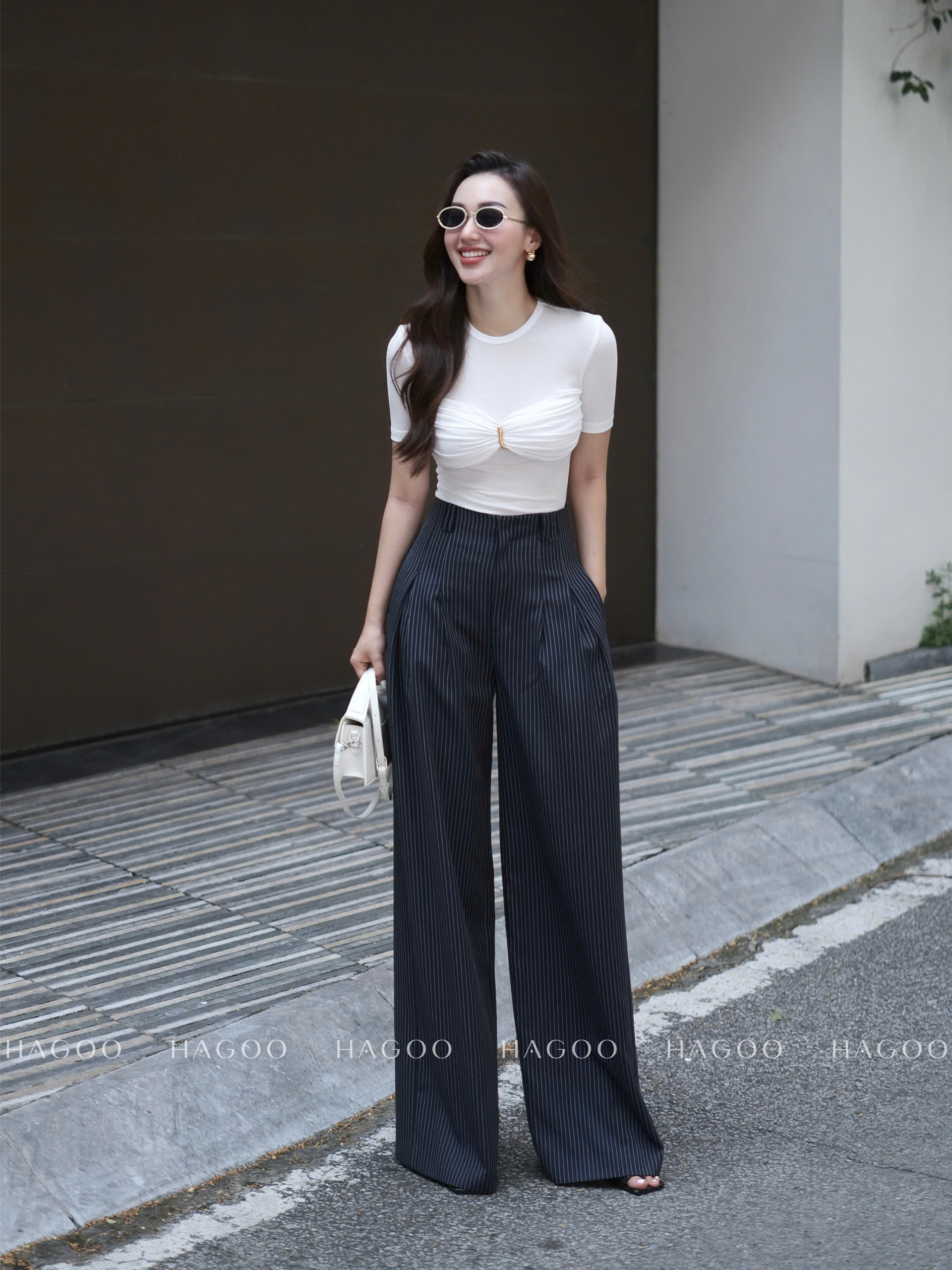 Áo thun nhún ngực khuyên vàng HAGOO