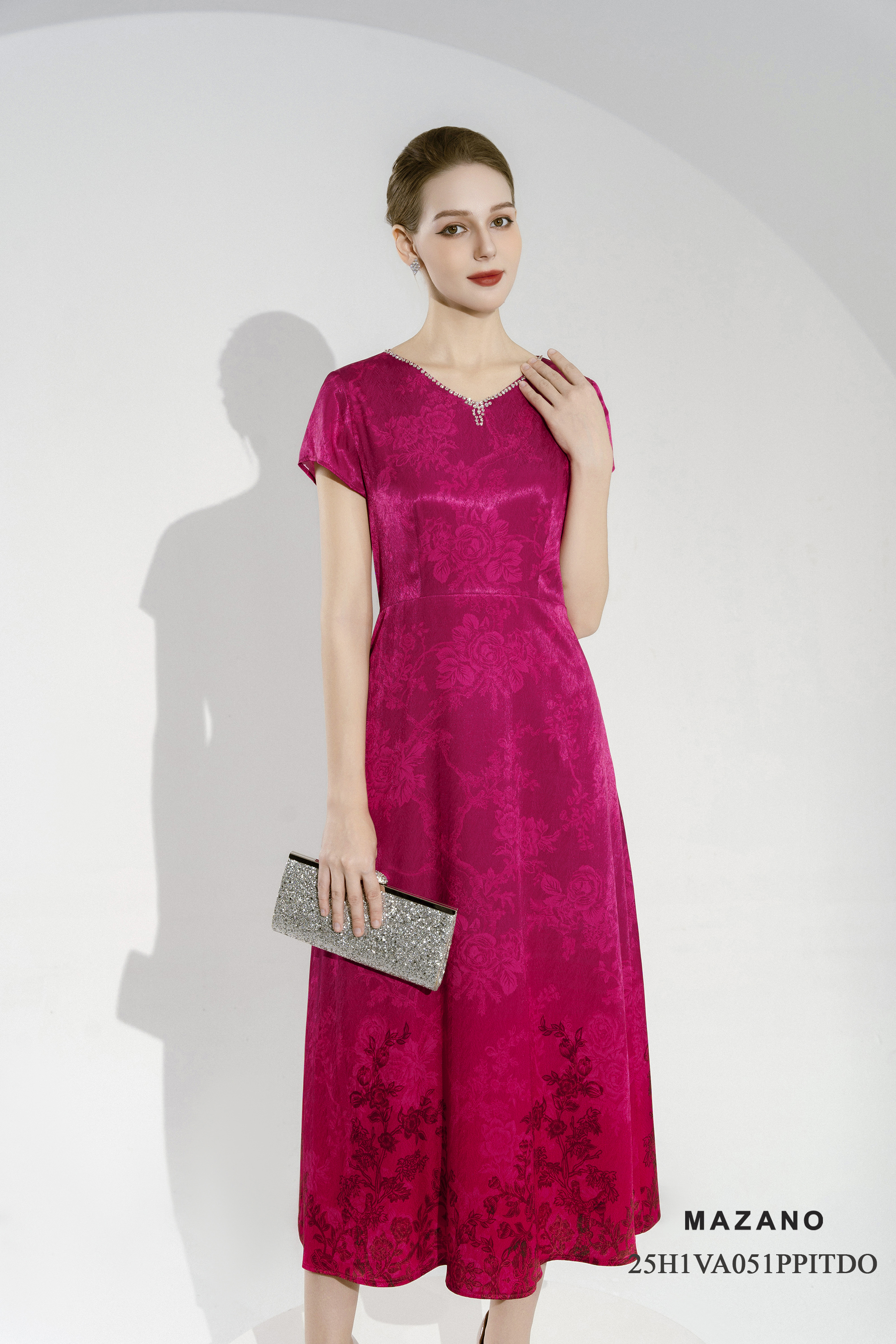 Váy Đầm Ôm Vải lụa vân chìm Hoạ tiết hoa hồng cách điệu Cổ V Đính đá thủ công Tay ngắn Dài trên mắt cá