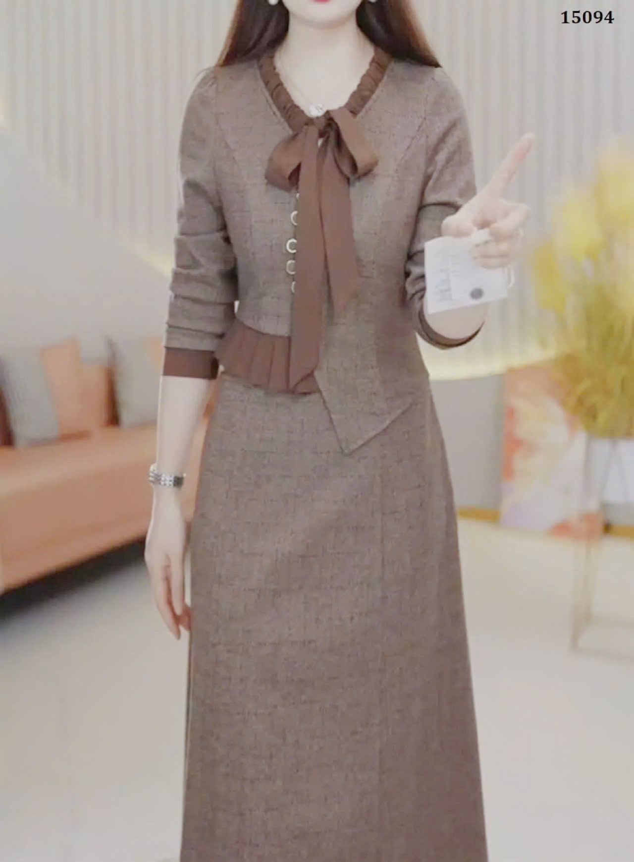 15094-Đầm A vạt lệch cách  điệu cổ kết nơ (linen sọc, giãn nhẹ)_thumbnail_3