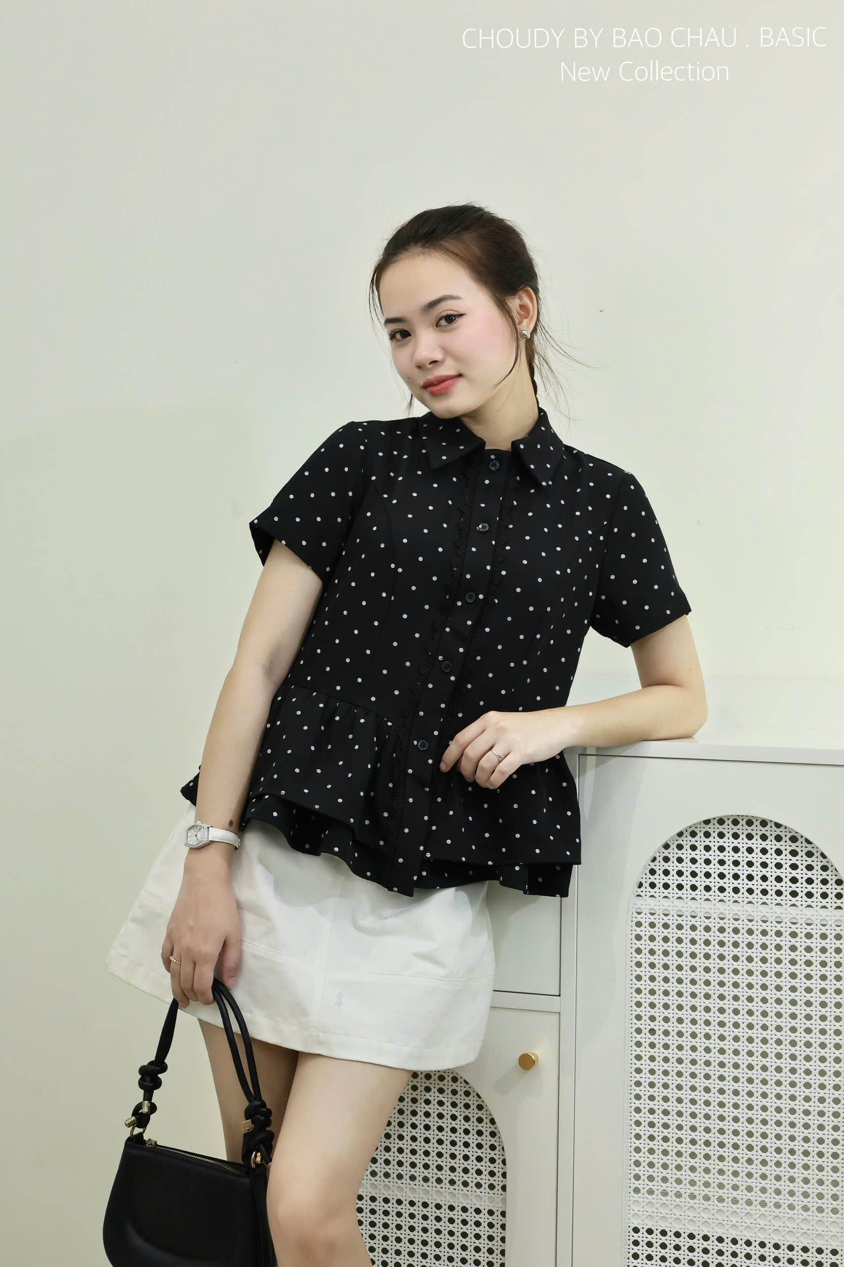 U751 ÁO KIỂU CHẤM BI ĐEN_thumbnail_6