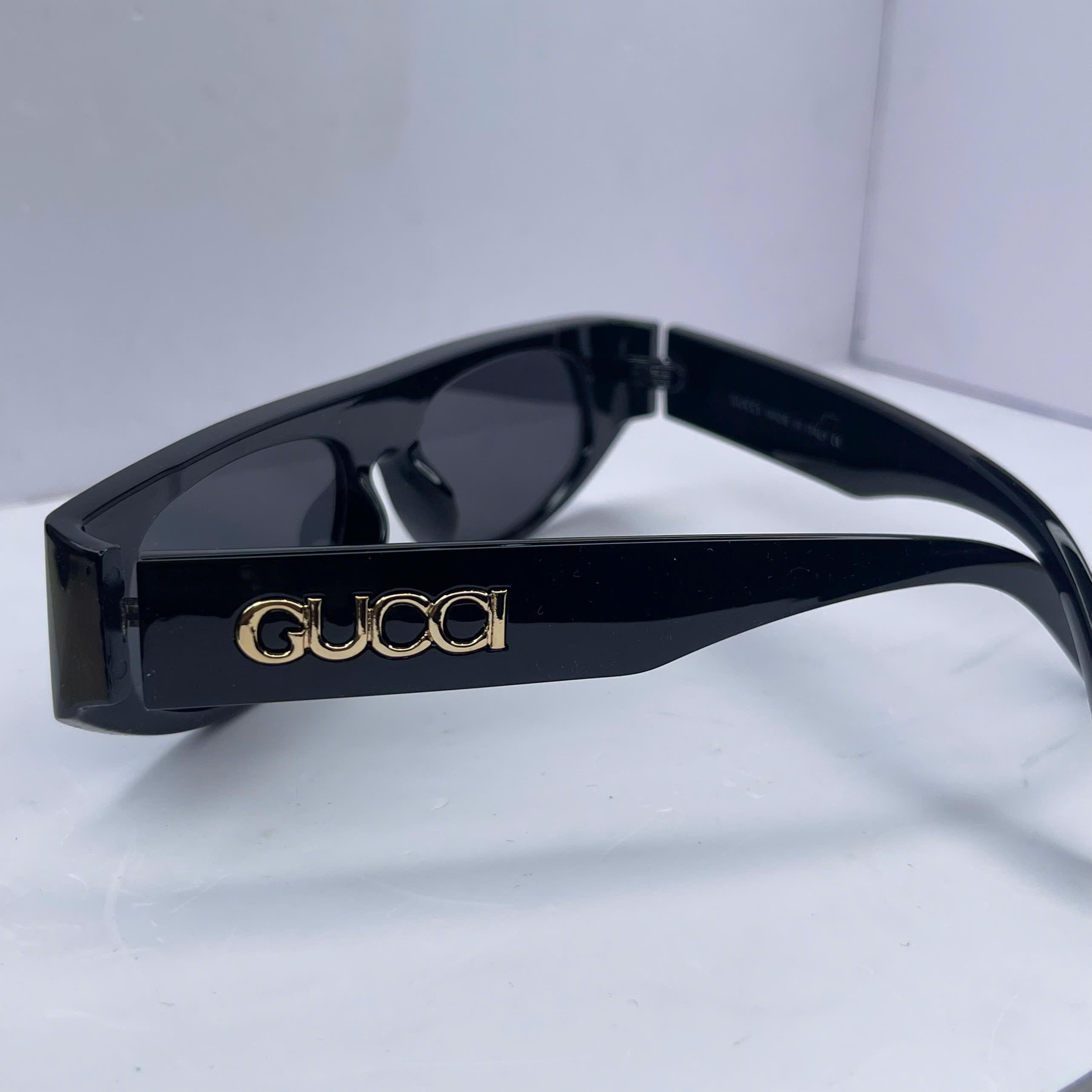Kính mắt Gucci đen
