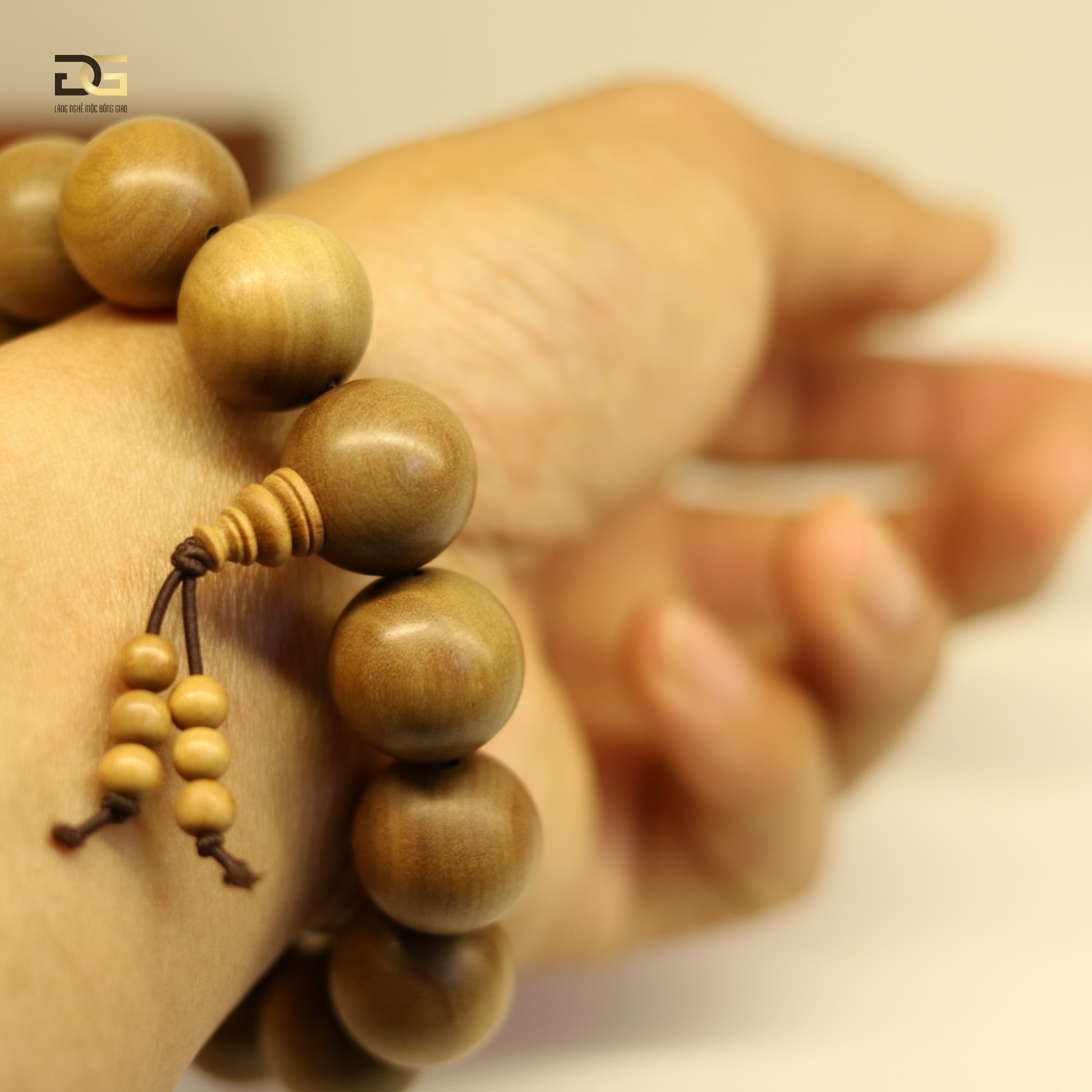 14mm (15 Hạt) Vòng Tay Đàn Hương Rừng Ấn Độ_thumbnail_3