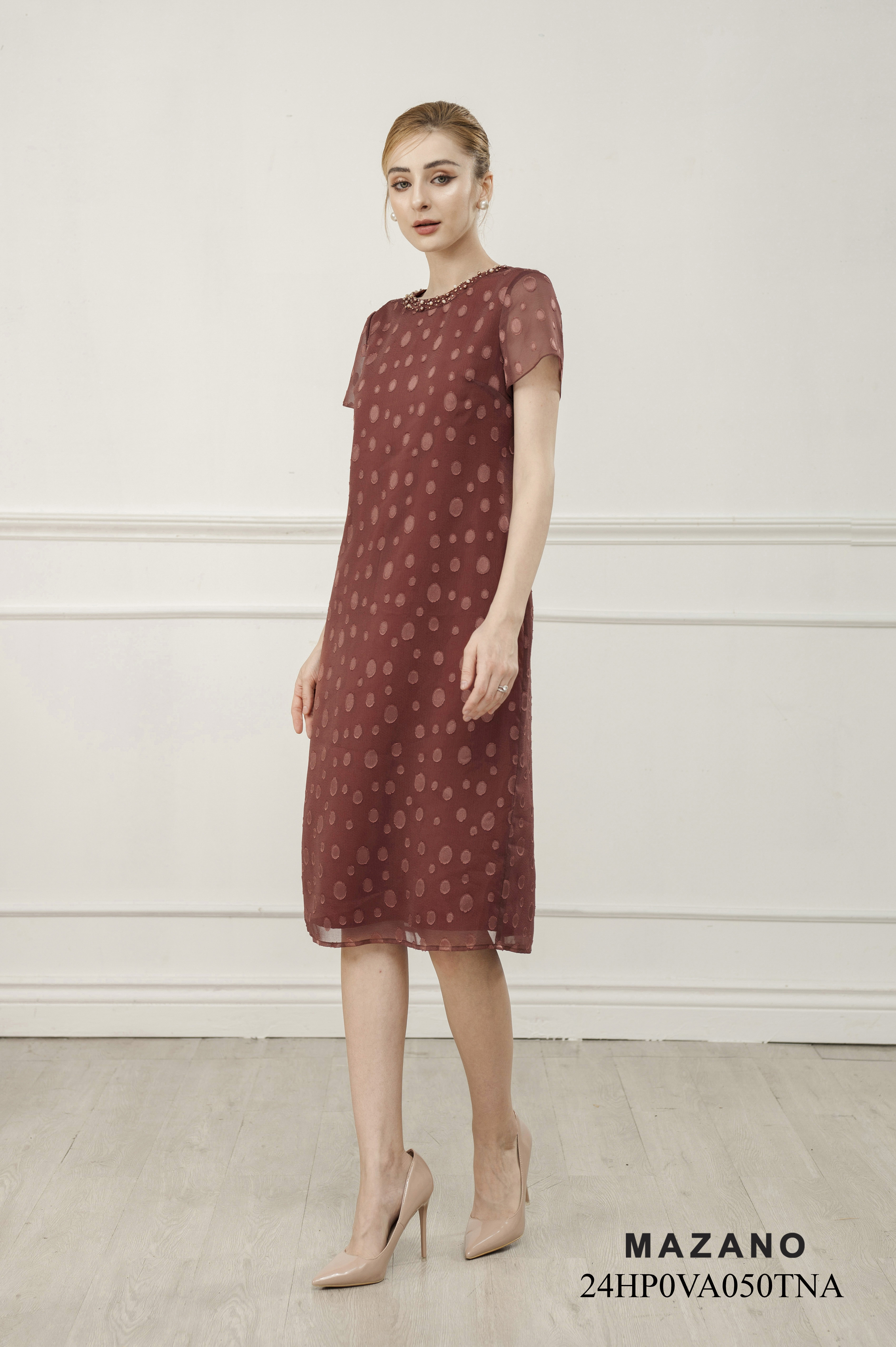 Đầm suông dài đính cổ trang trí_thumbnail_4