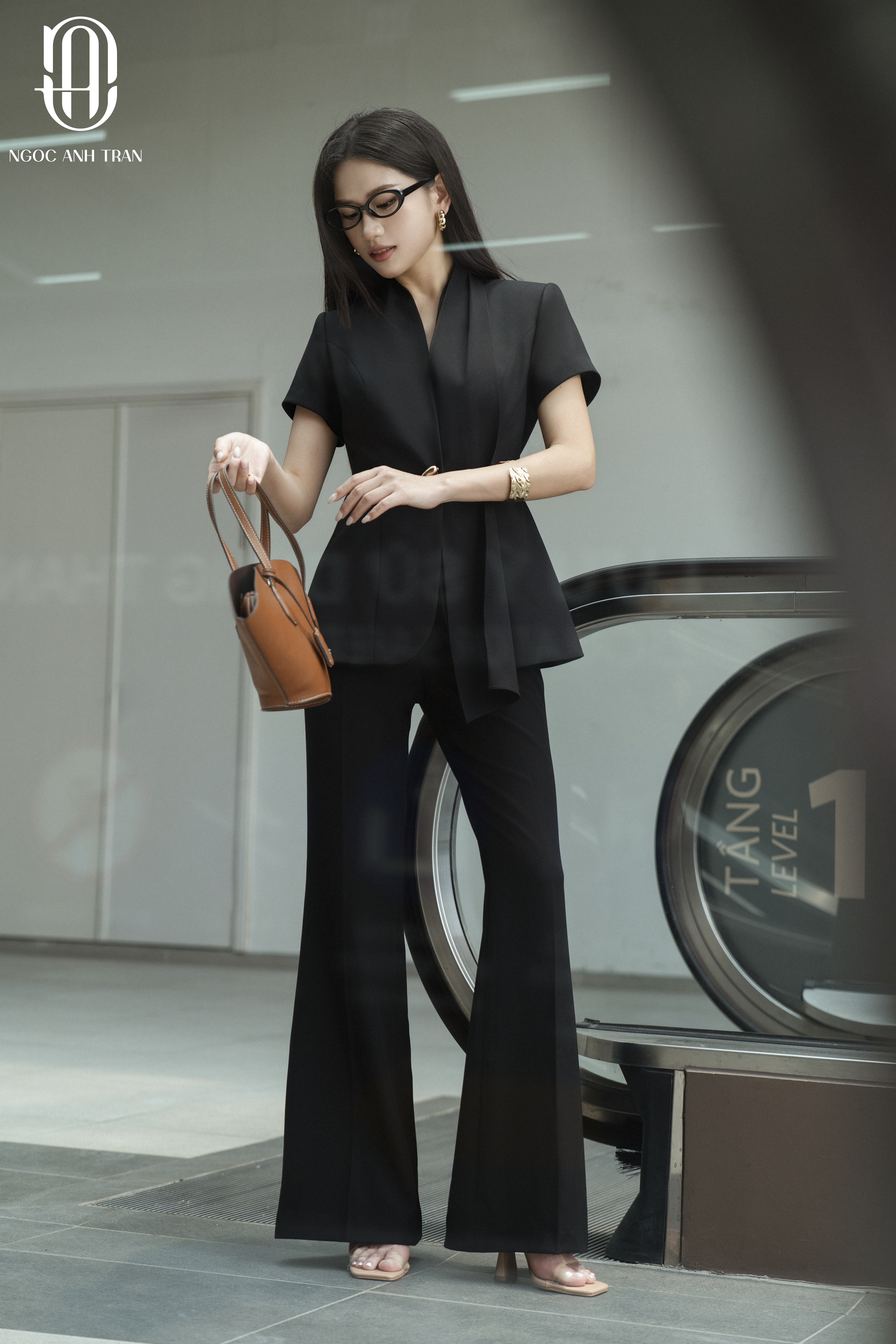 Q039 - Quần loe đen