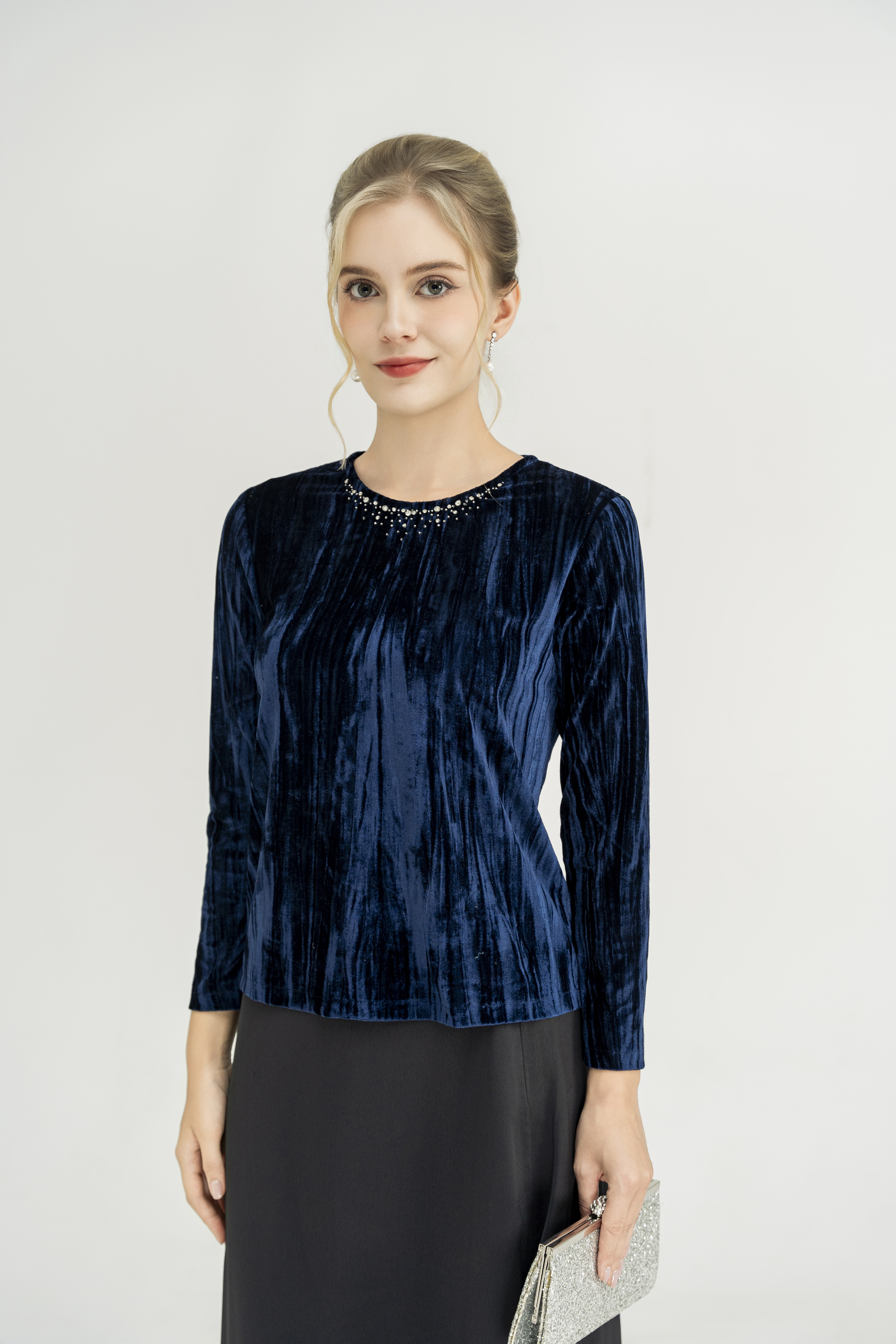 Áo top Suông Vải nhung gân Cổ tròn Đính cườm trang trí Tay dài Dài qua eo