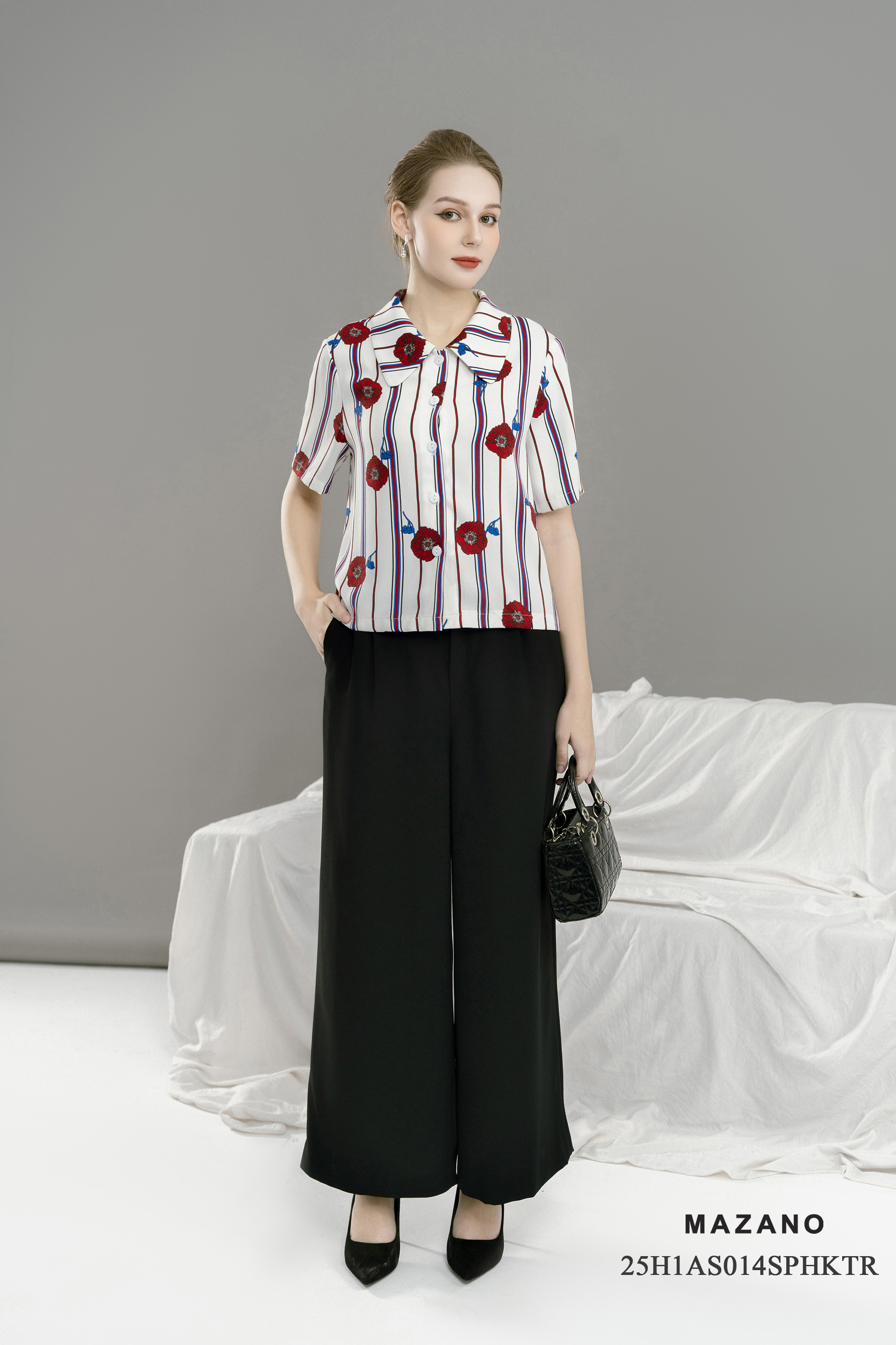 Áo suông cài khuy Vải Thô mỏng Họa tiết kẻ sọc kết hợp hoa poppy  Cổ bẻ cách điệu tay ngắn Dài áo qua eo