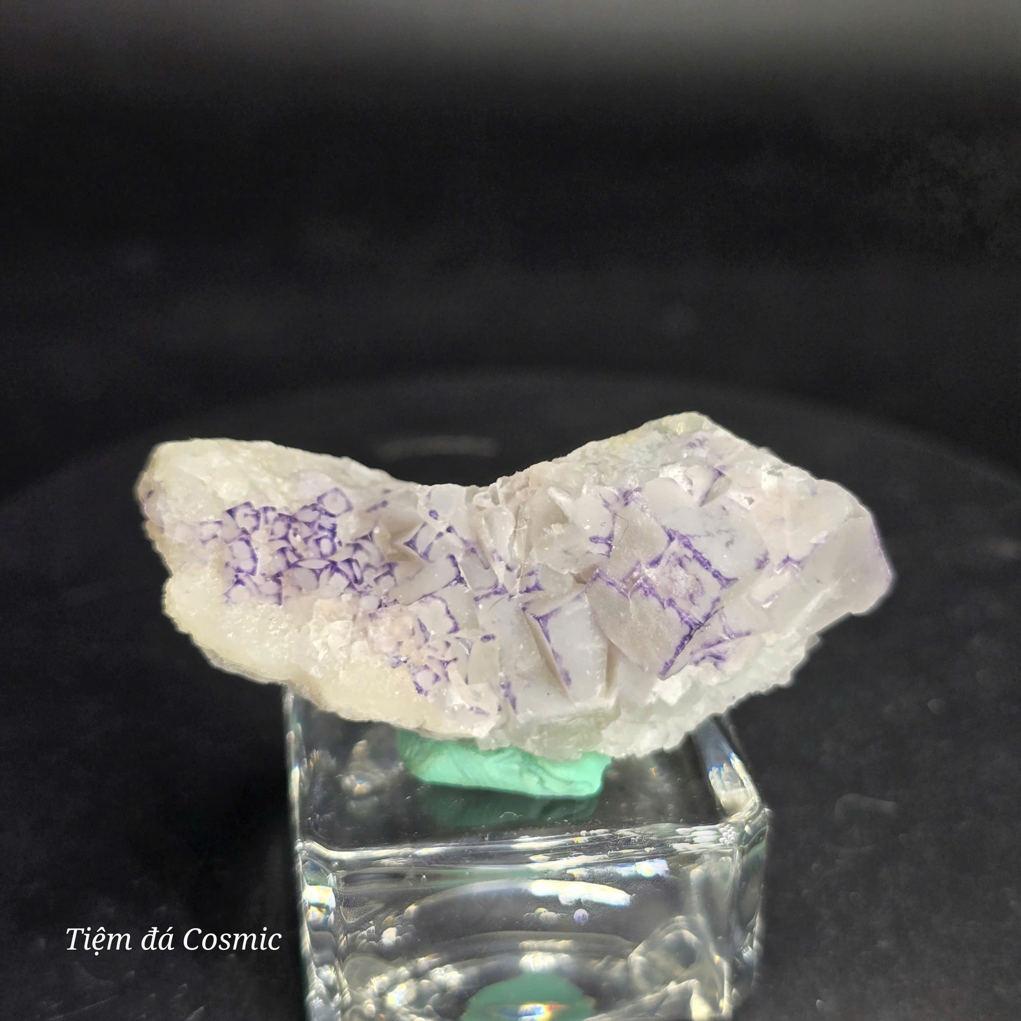 Tinh thể QR Code Fluorite trên nền thạch anh_thumbnail_7