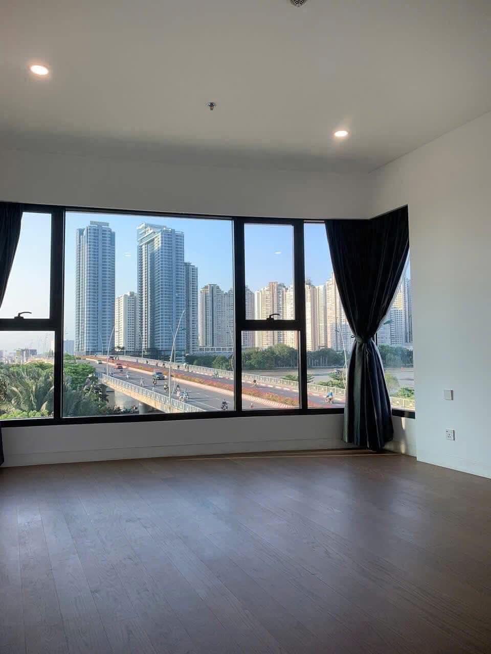 𝐓𝐇𝐄 𝐑𝐈𝐕𝐄𝐑 THỦ THIÊM - 𝐁𝐀́𝐍 𝟒 𝐏𝐇𝐎̀𝐍𝐆 𝐍𝐆𝐔̉ 𝐕𝐈𝐄𝐖 𝐒𝐎̂𝐍𝐆 𝐕𝐈̃𝐍𝐇 𝐕𝐈𝐄̂̃𝐍_thumbnail_1