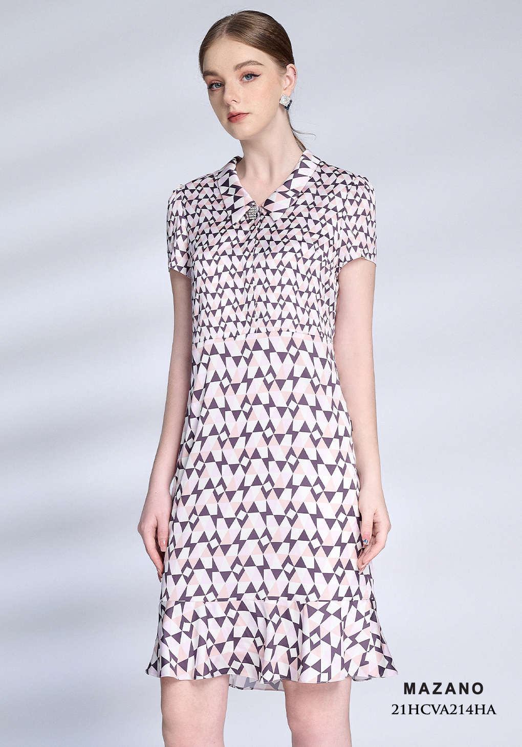 Đầm suông lụa hồng pastel họa tiết chân cách điệu_thumbnail_2