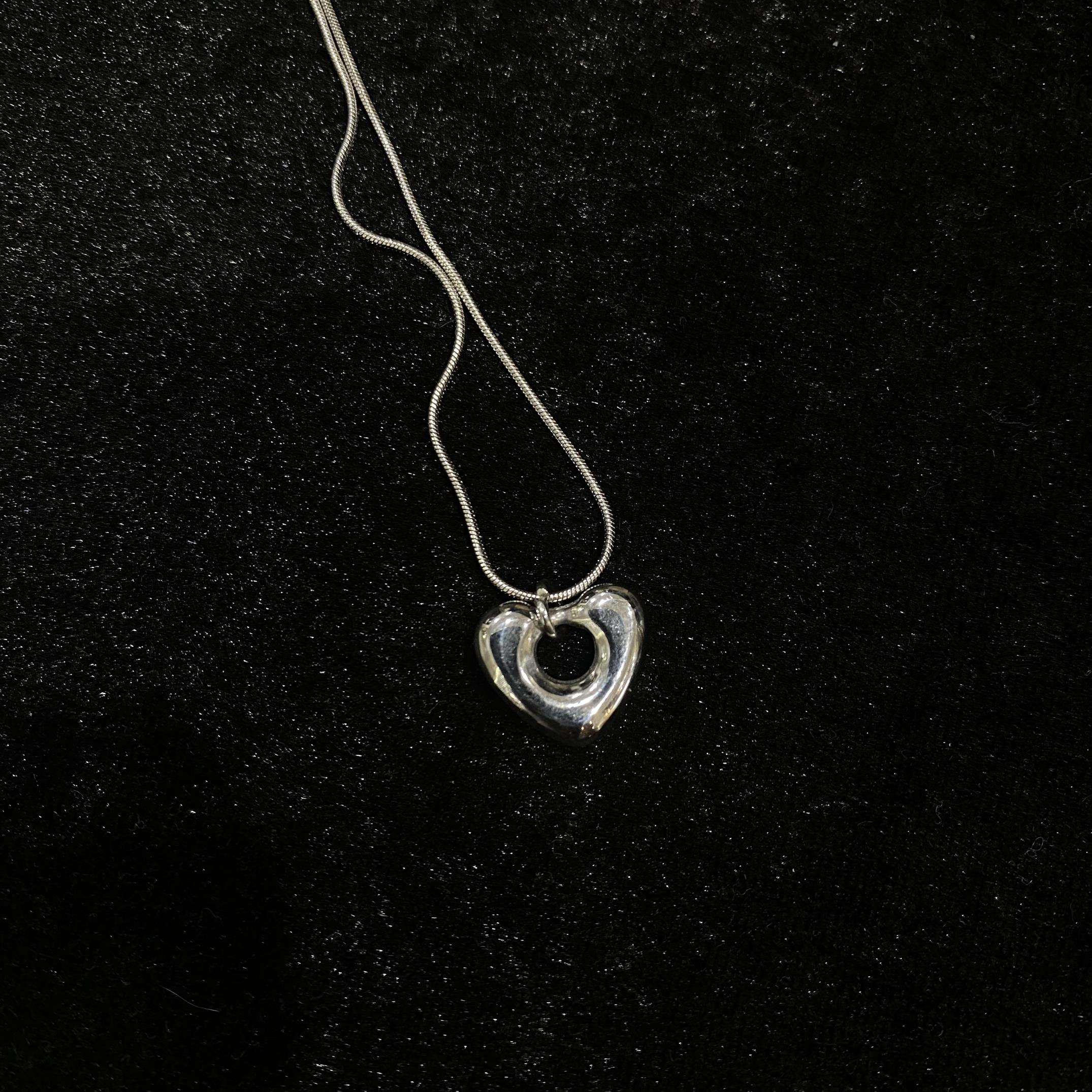 vòng cổ titan sợi mảnh trái tim cách điệu trơn_thumbnail_0