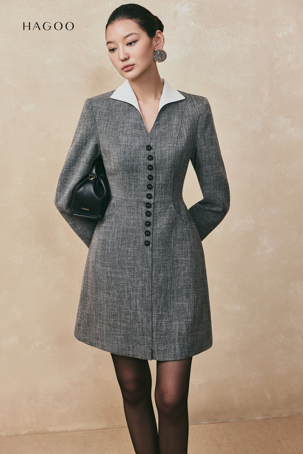 Váy ngắn chữ A cổ V vạt lật phối HAGOO