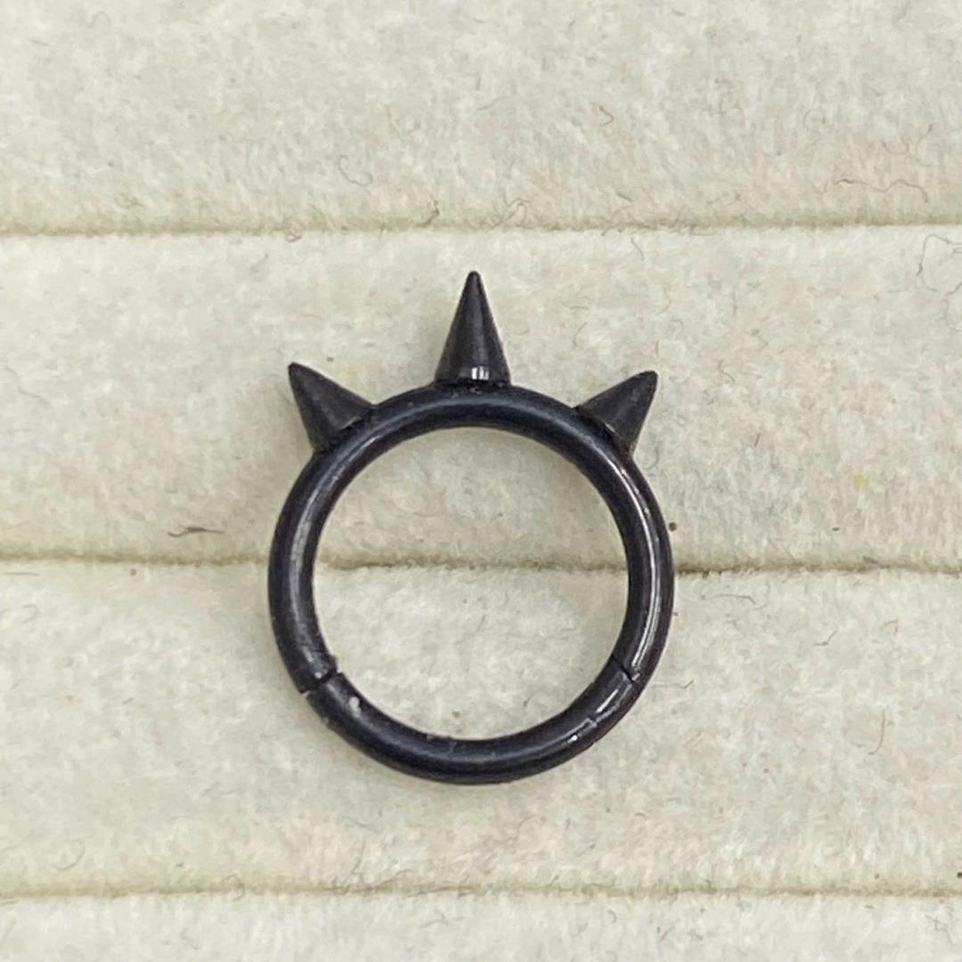 Daith đen đinh nhọn