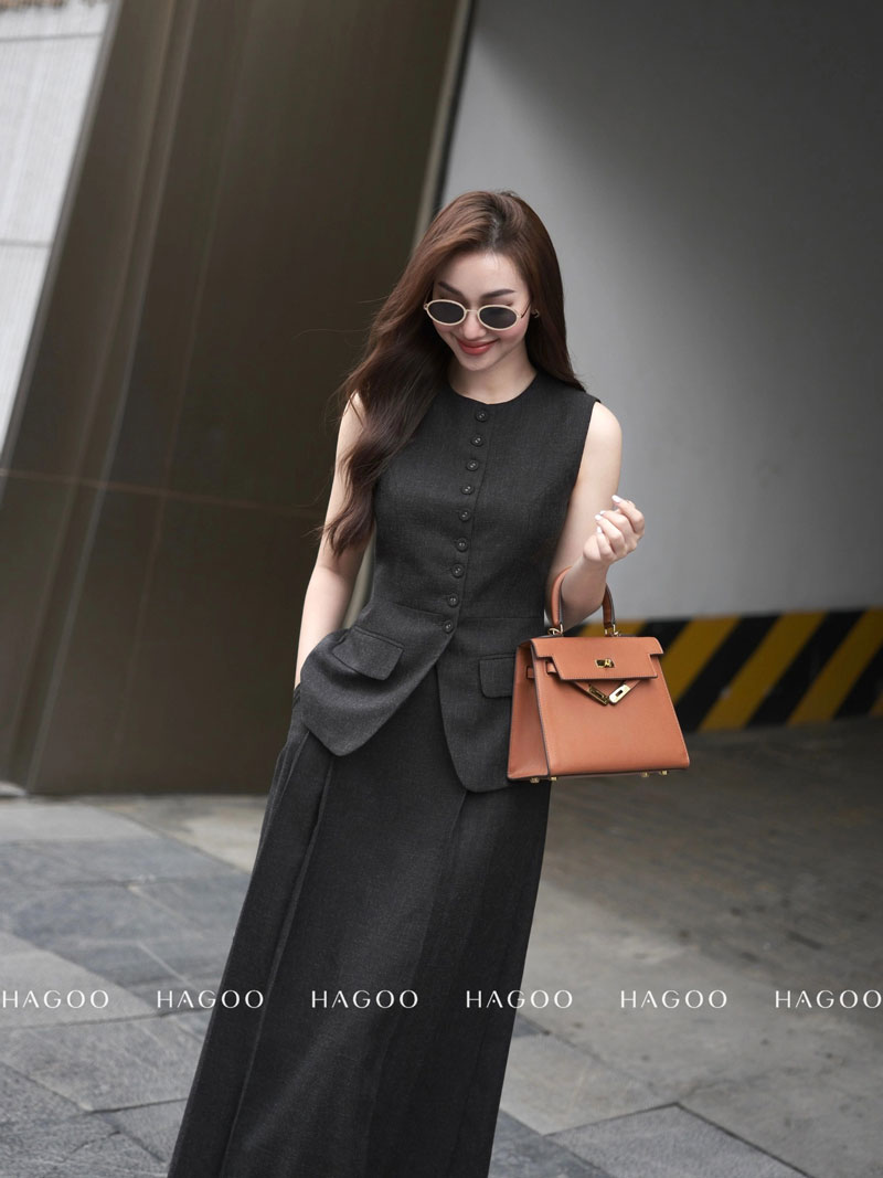 Áo gile dáng dài HAGOO màu đen