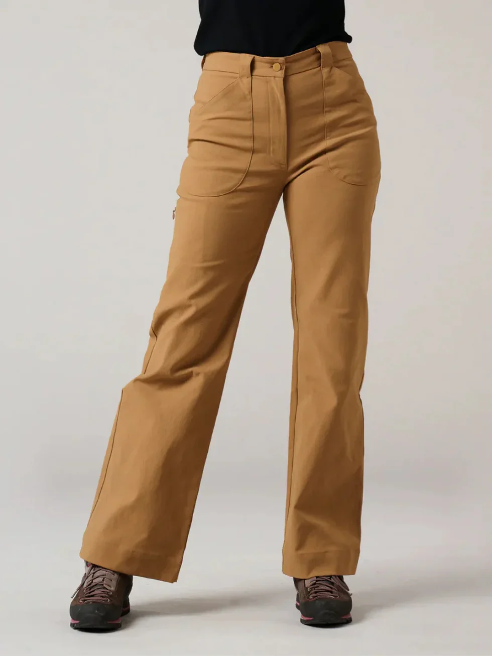 Pants with lengths camel