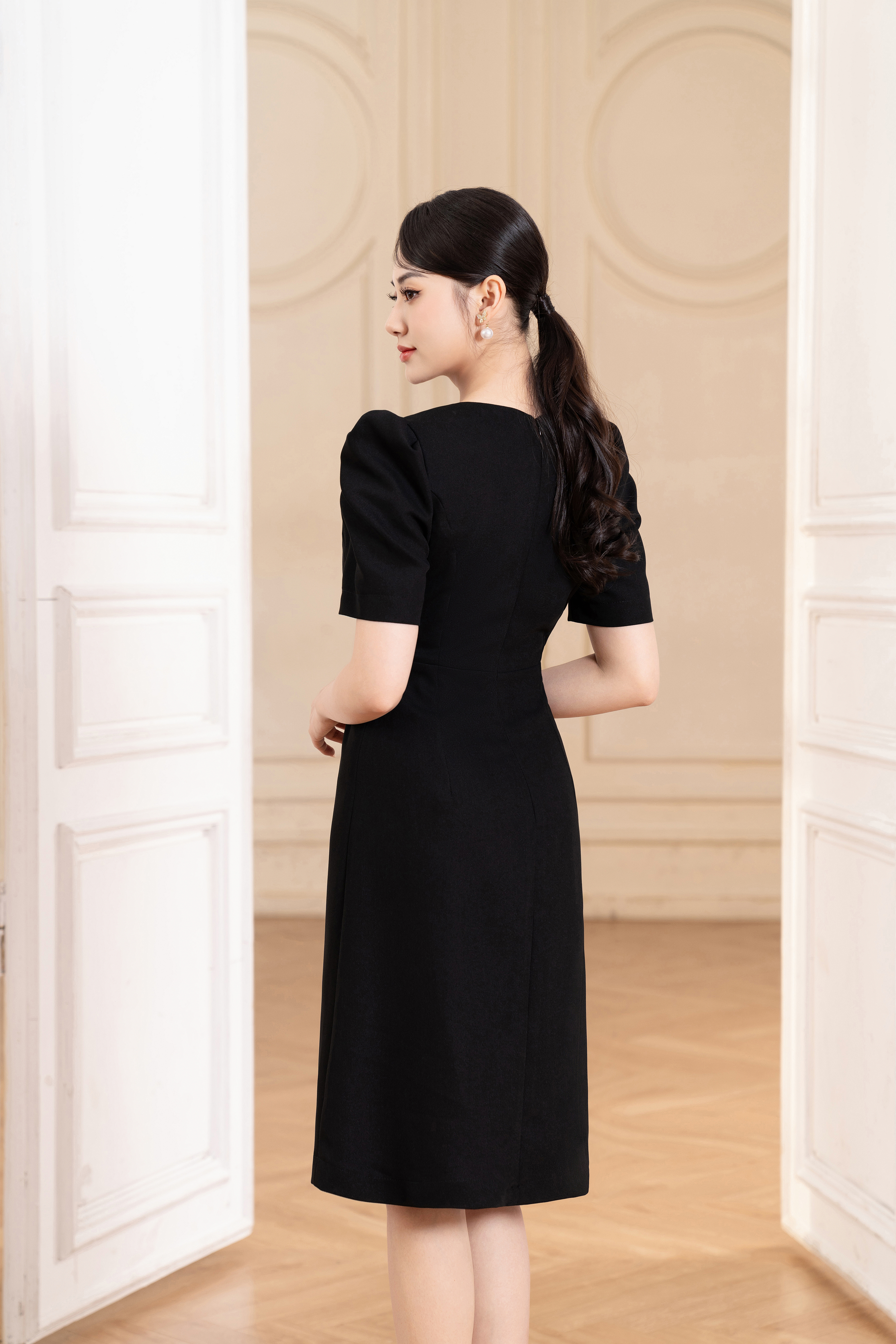 Đầm A đen phối ngực cách điệu_thumbnail_1