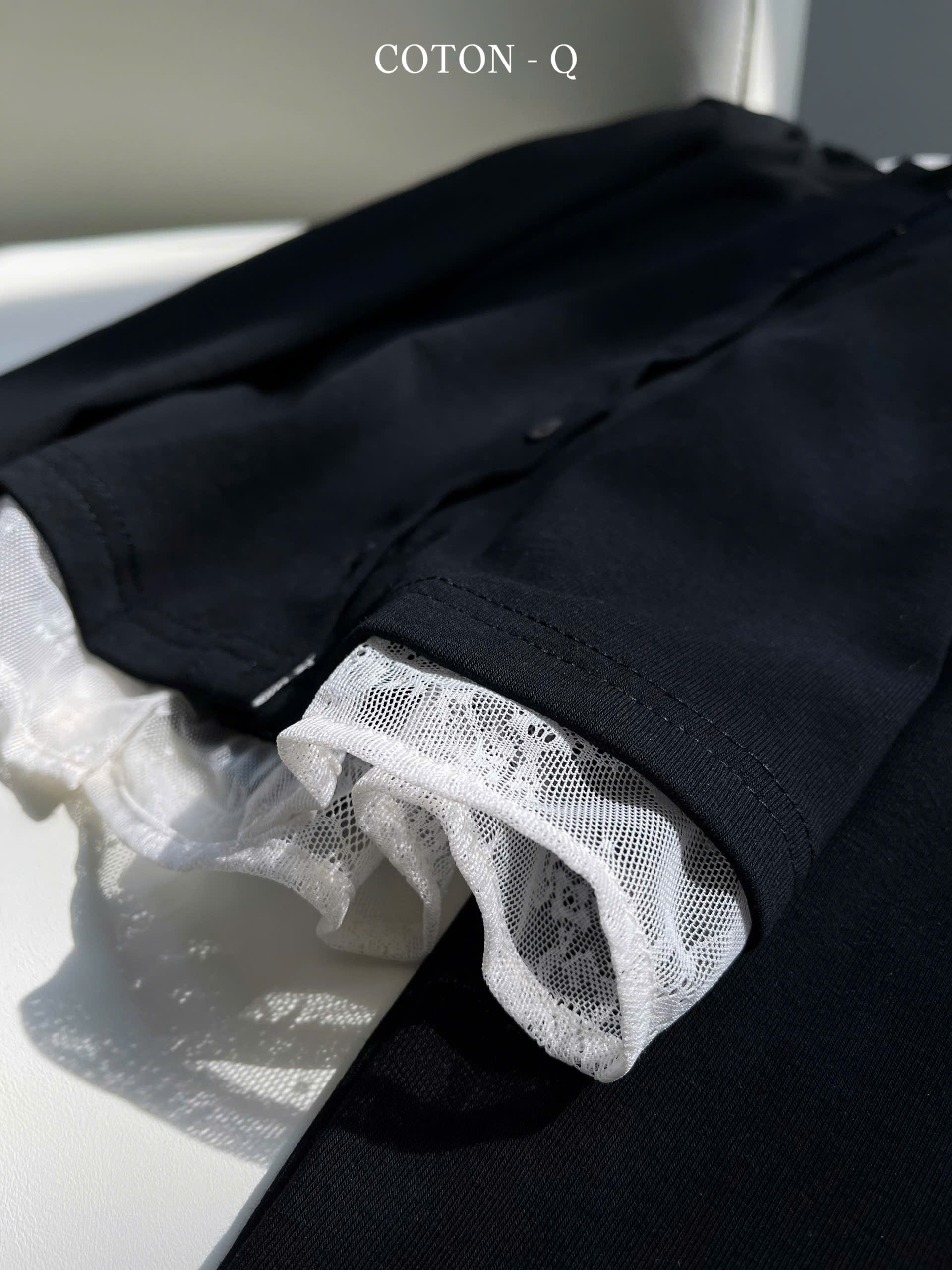 Áo tay dài phối ren đen_thumbnail_3