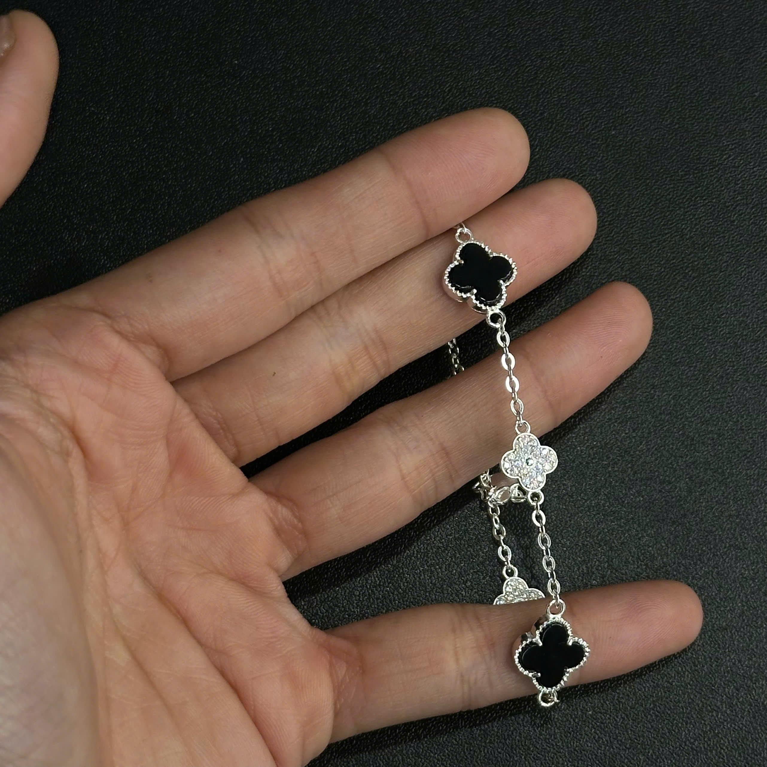 Vòng tay bạc van cleef đá đen xen kẽ đá kim cương_thumbnail_2