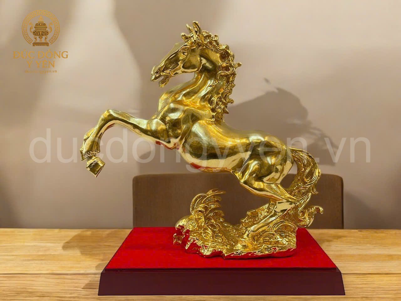Tượng ngựa phong thủy thiếp vàng 9999