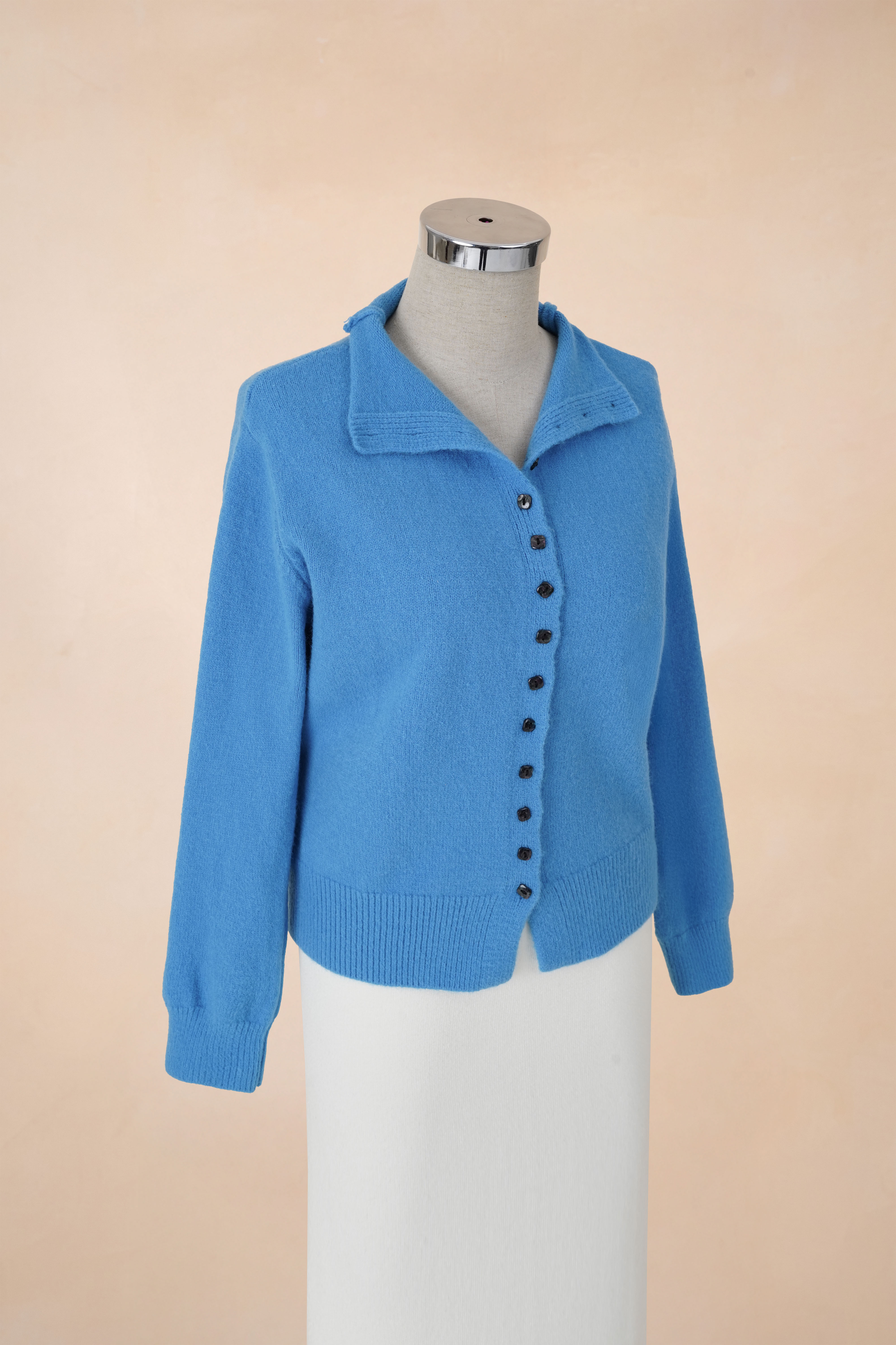 Áo Len Cổ Tròn Cúc Dọc_thumbnail_10