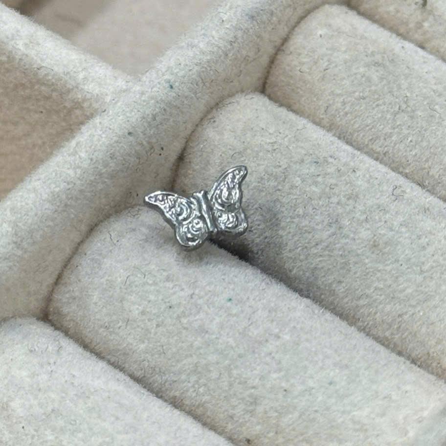 Lưỡi titan con bướm.