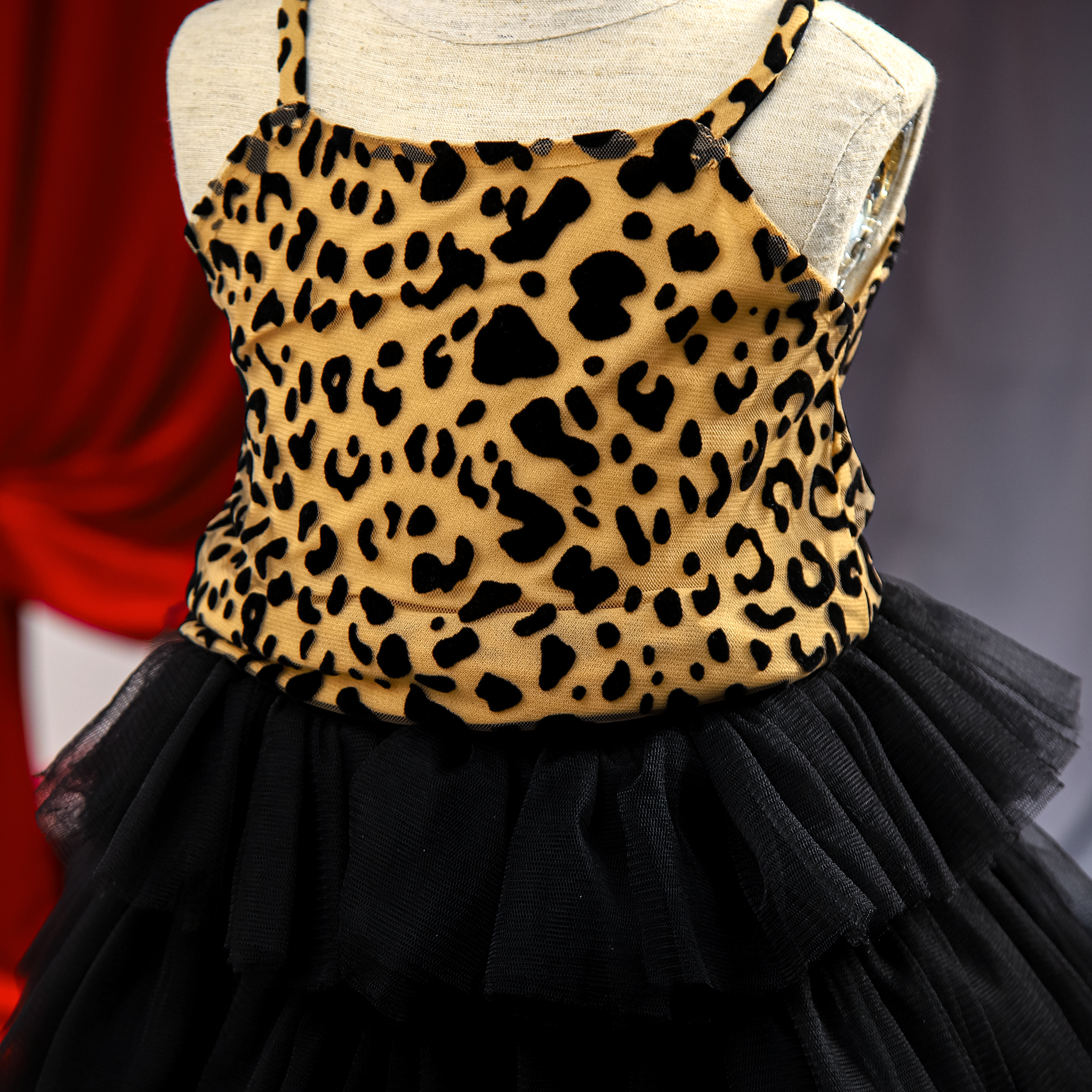 Set hoá trang Báo đen_thumbnail_11