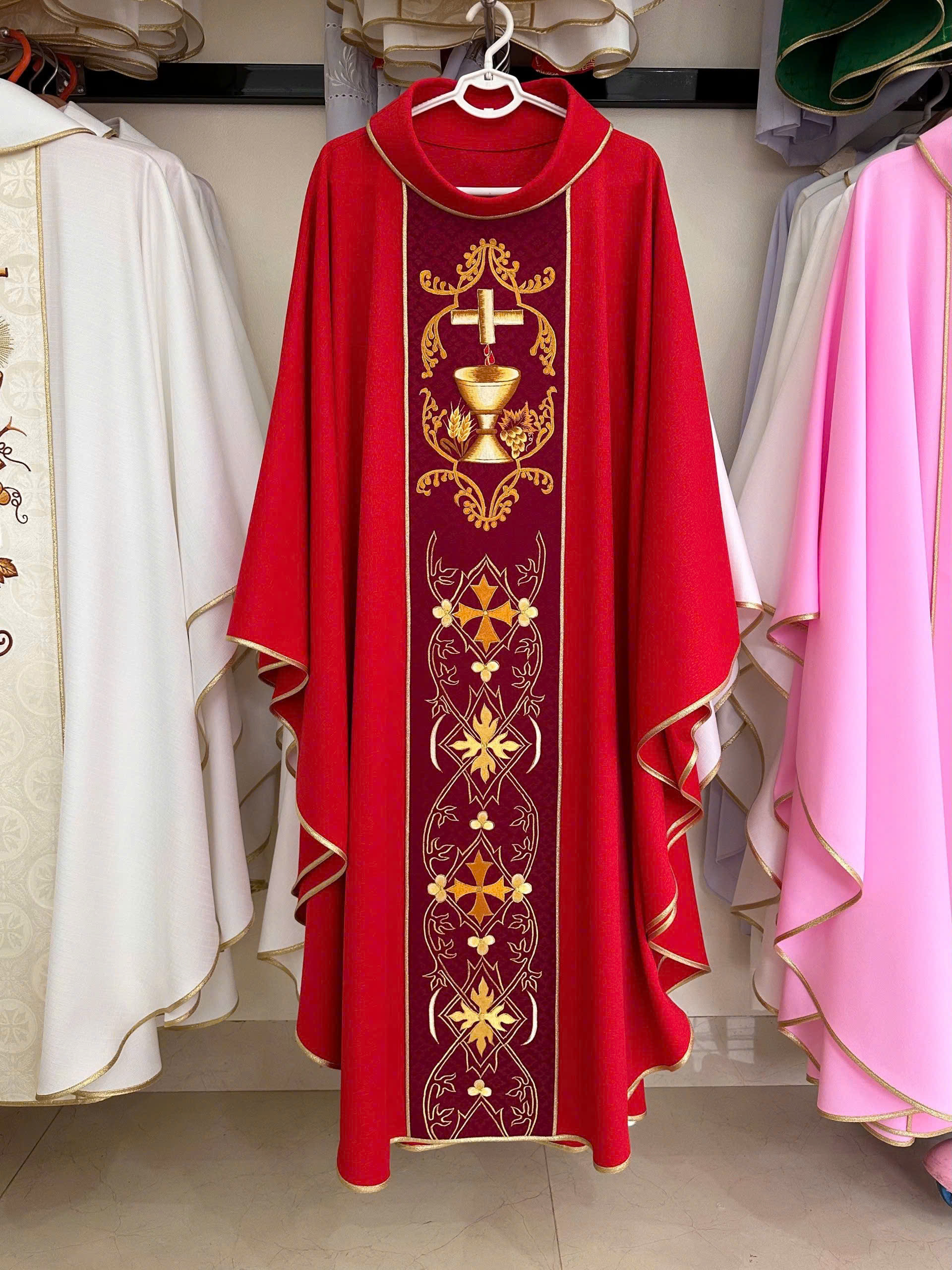Áo lễ linh mục màu đỏ_thumbnail_1