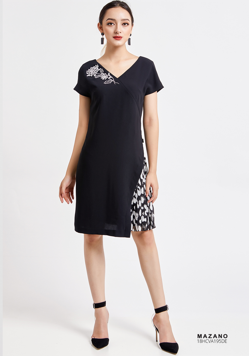 Váy thêu hoa phối dập nhăn_thumbnail_0