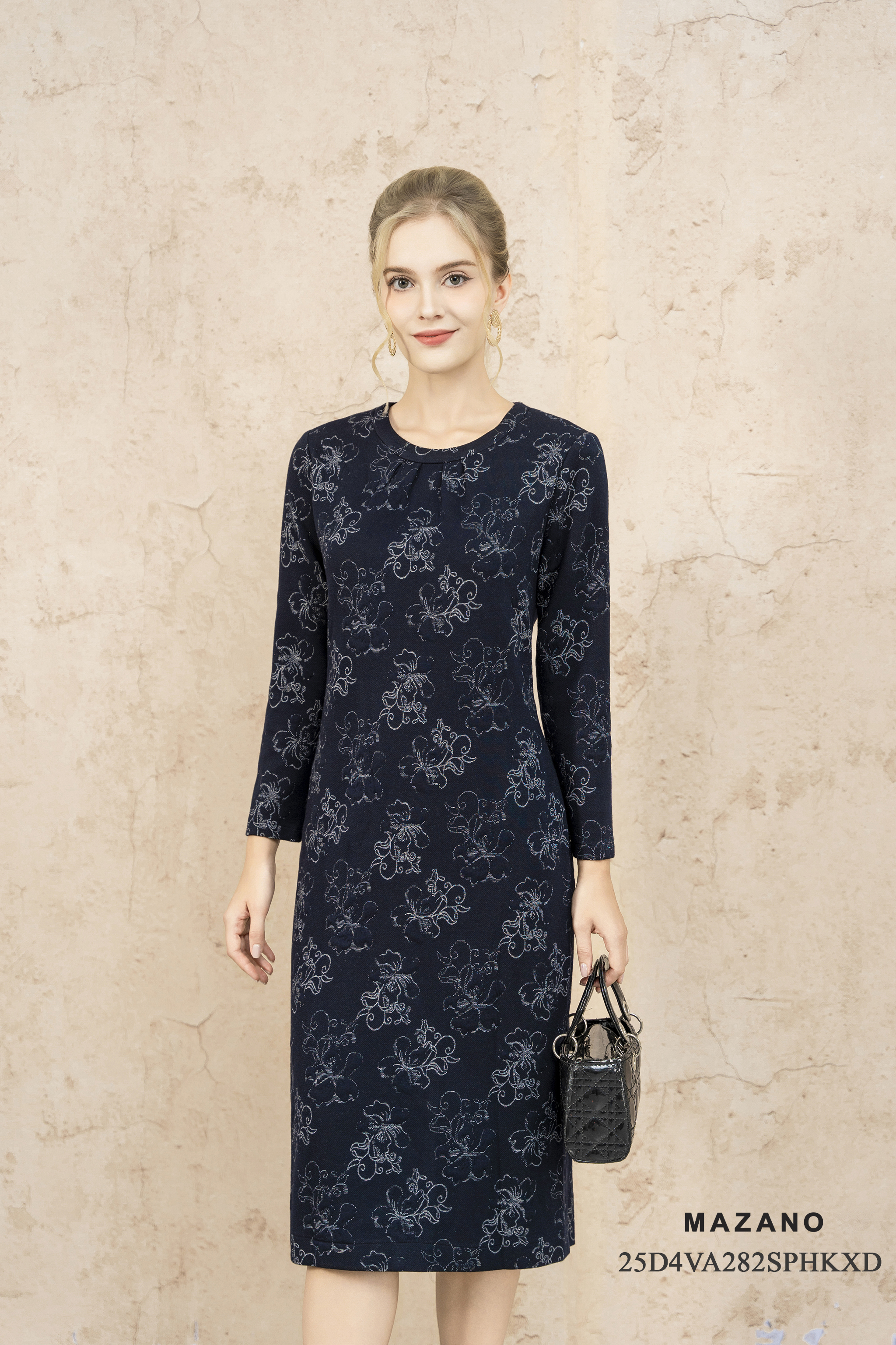 Váy Đầm Suông Vải dạ len Hoạ tiết cách điệu Cổ tròn xếp ly Tay dài Dài qua bắp chân_thumbnail_4