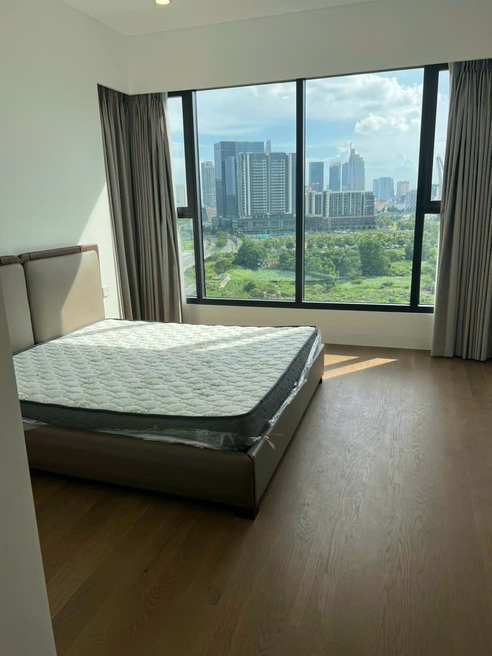 Cần bán căn hộ độc quyền 3PN, diện tích 140 m²_thumbnail_8