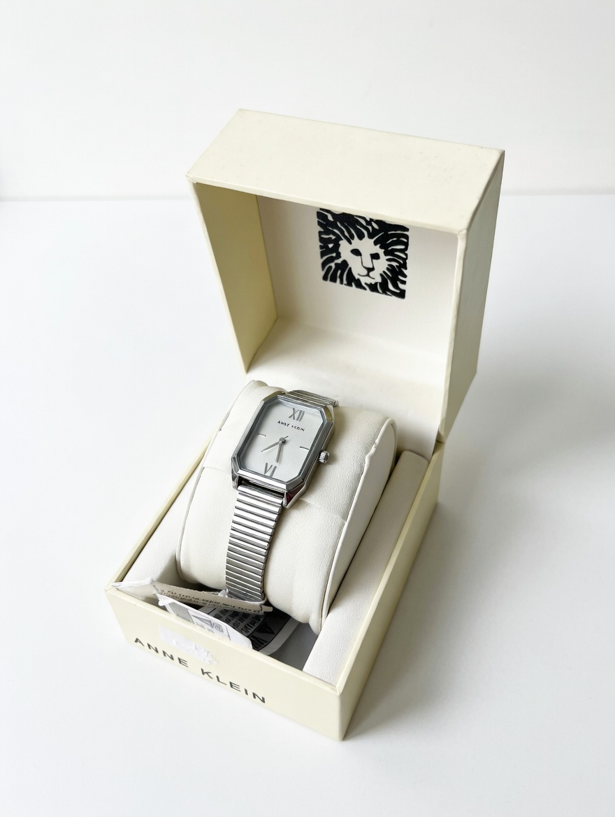 Đồng Hồ Nữ Anne Klein Dáng Vuông Thanh Lịch – Dây Thép Cao Cấp