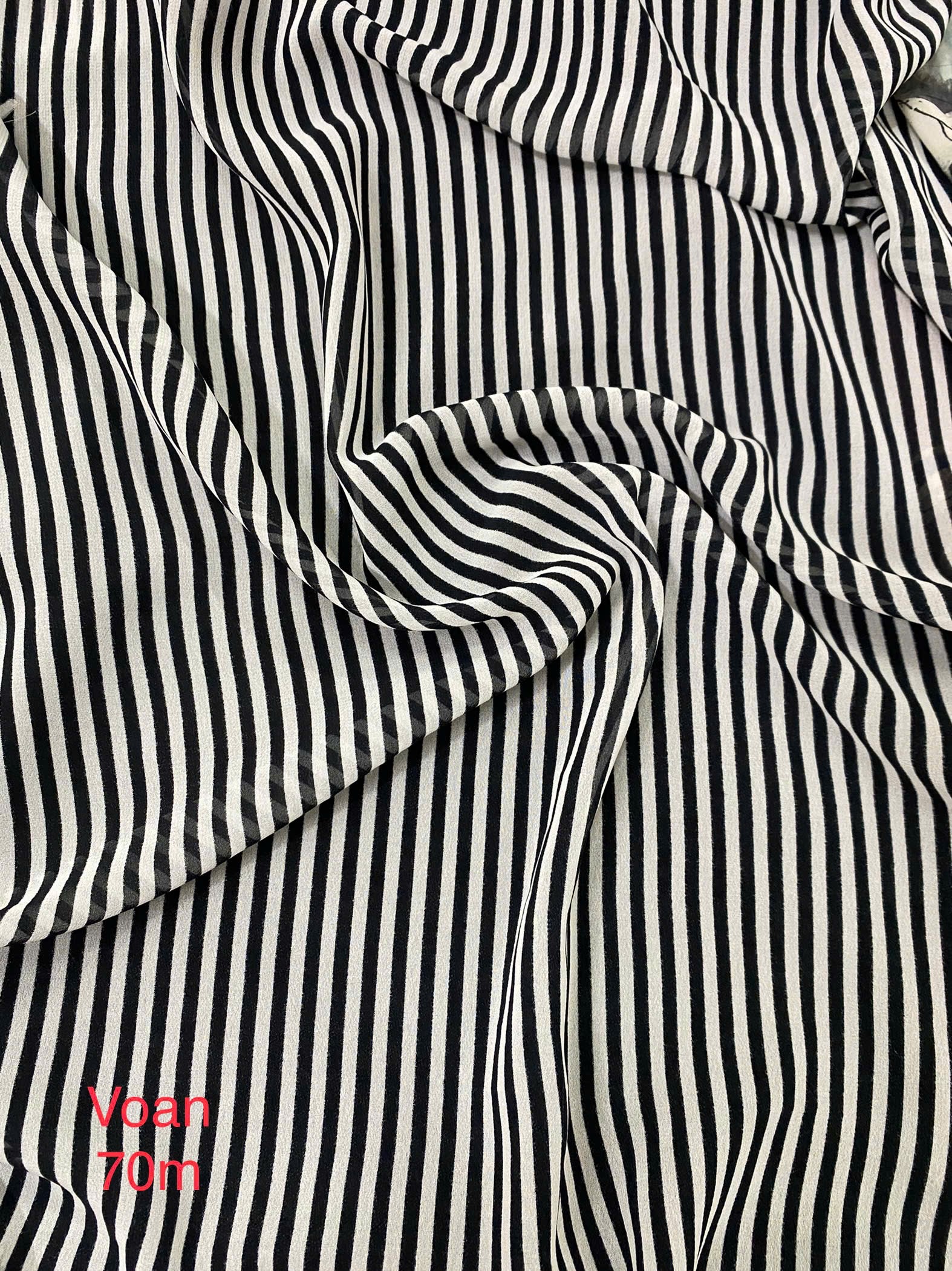 Vải chiffon kẻ sọc đen trắng H0018