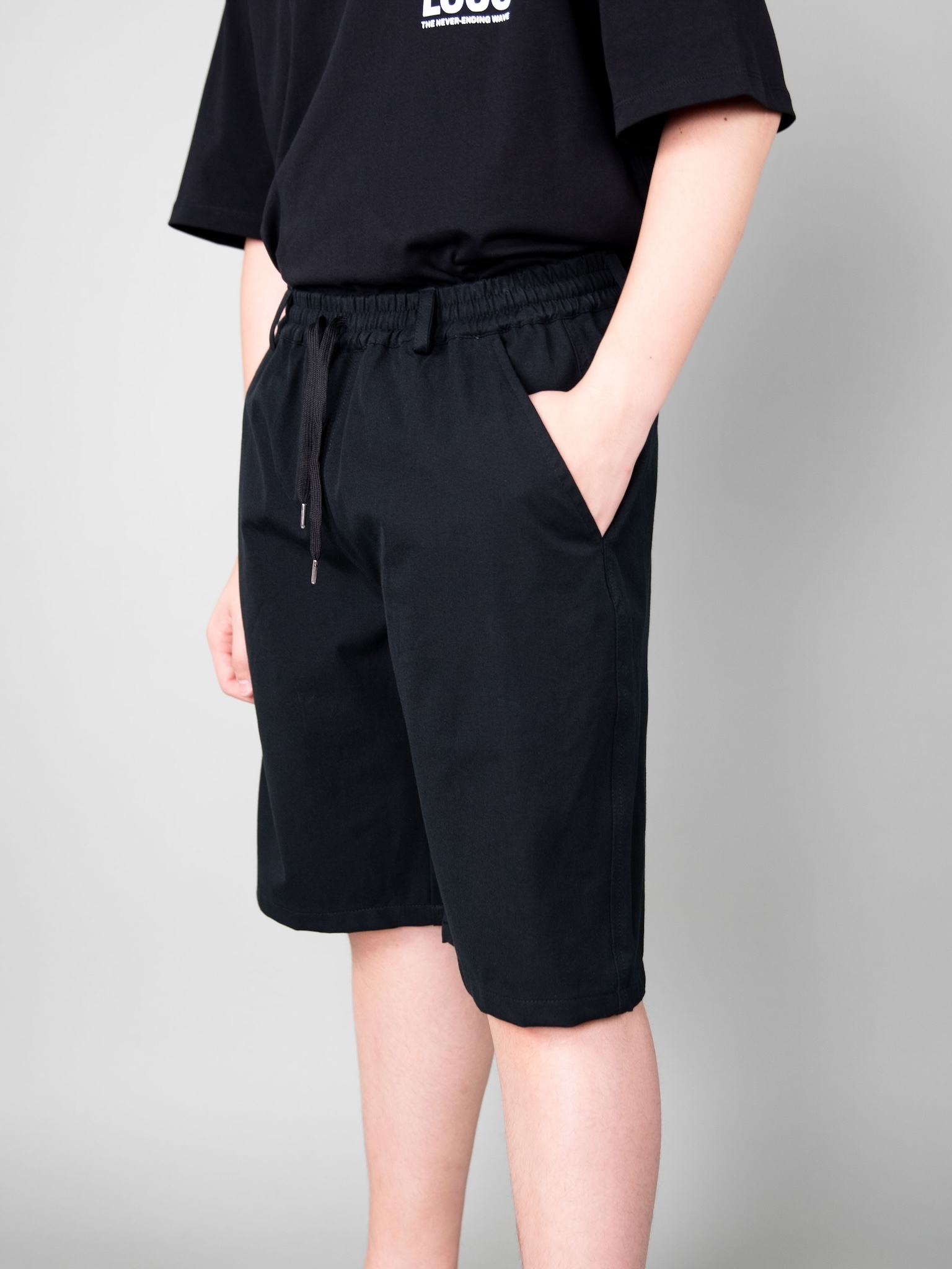 Quần short kaki màu đen túi chéo_thumbnail_2