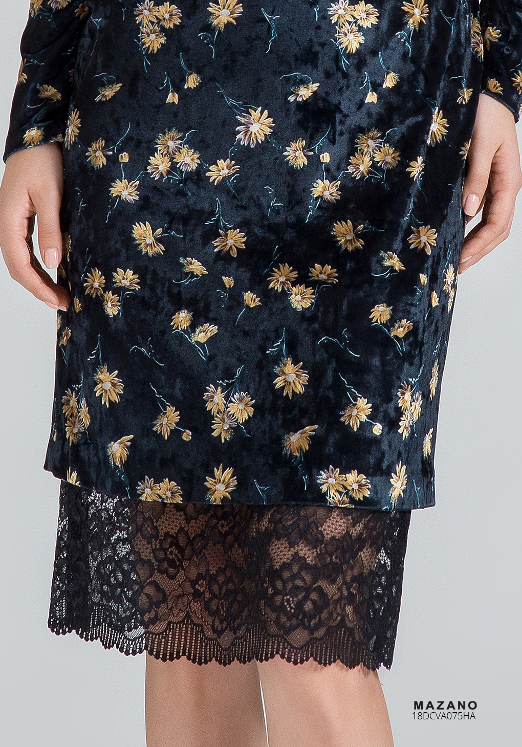 Váy nhung họa tiết phối ren_thumbnail_4