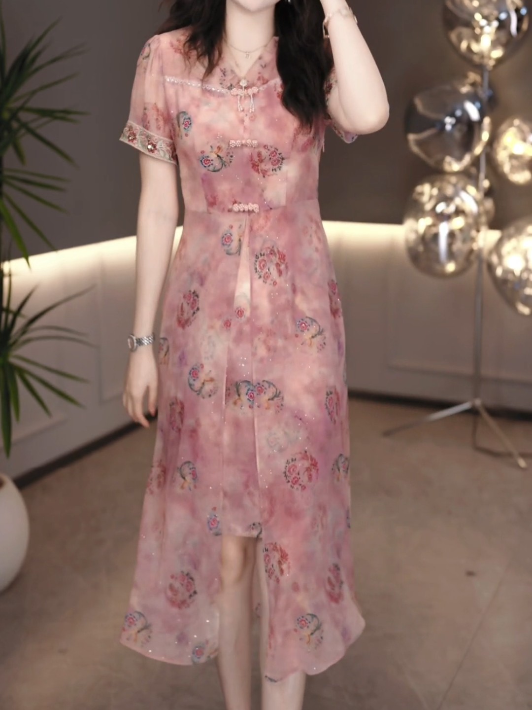 18326-Đầm dài cách tân xẻ tà đính phụ kiện (voan, lót) 18326