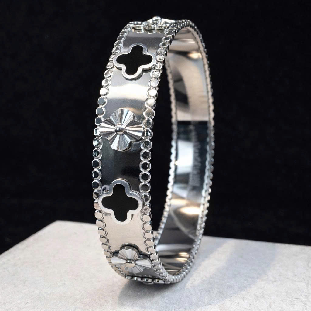 vòng tay titan cuff vca đen trơn