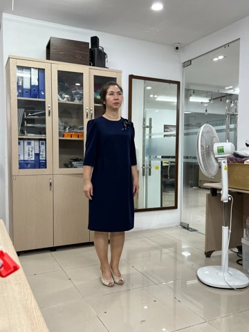 Đầm suông can eo đính trang trí